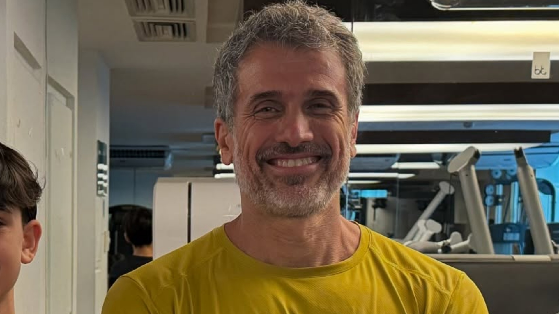 Eriberto Leão chama atenção ao postar foto com o filho: ‘Lindos’