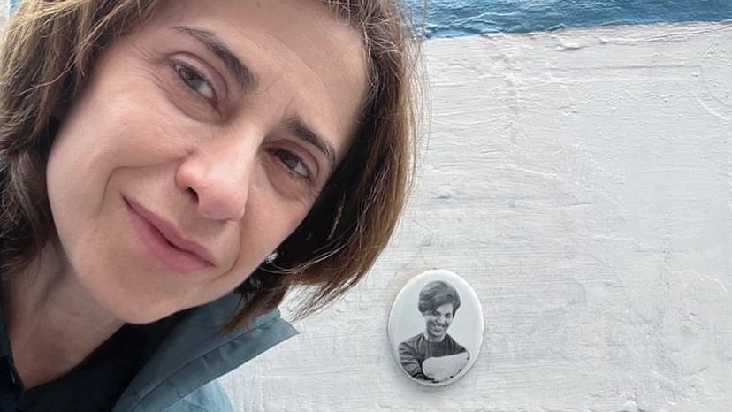 Fernanda Torres visita túmulo de Eunice Paiva: ‘Honra de tê-la encarnado’