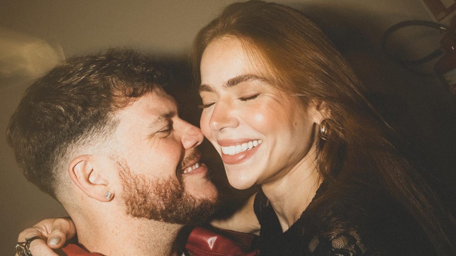 Ferrugem surge em clima de romance com a esposa: ‘Sintonia incrível’