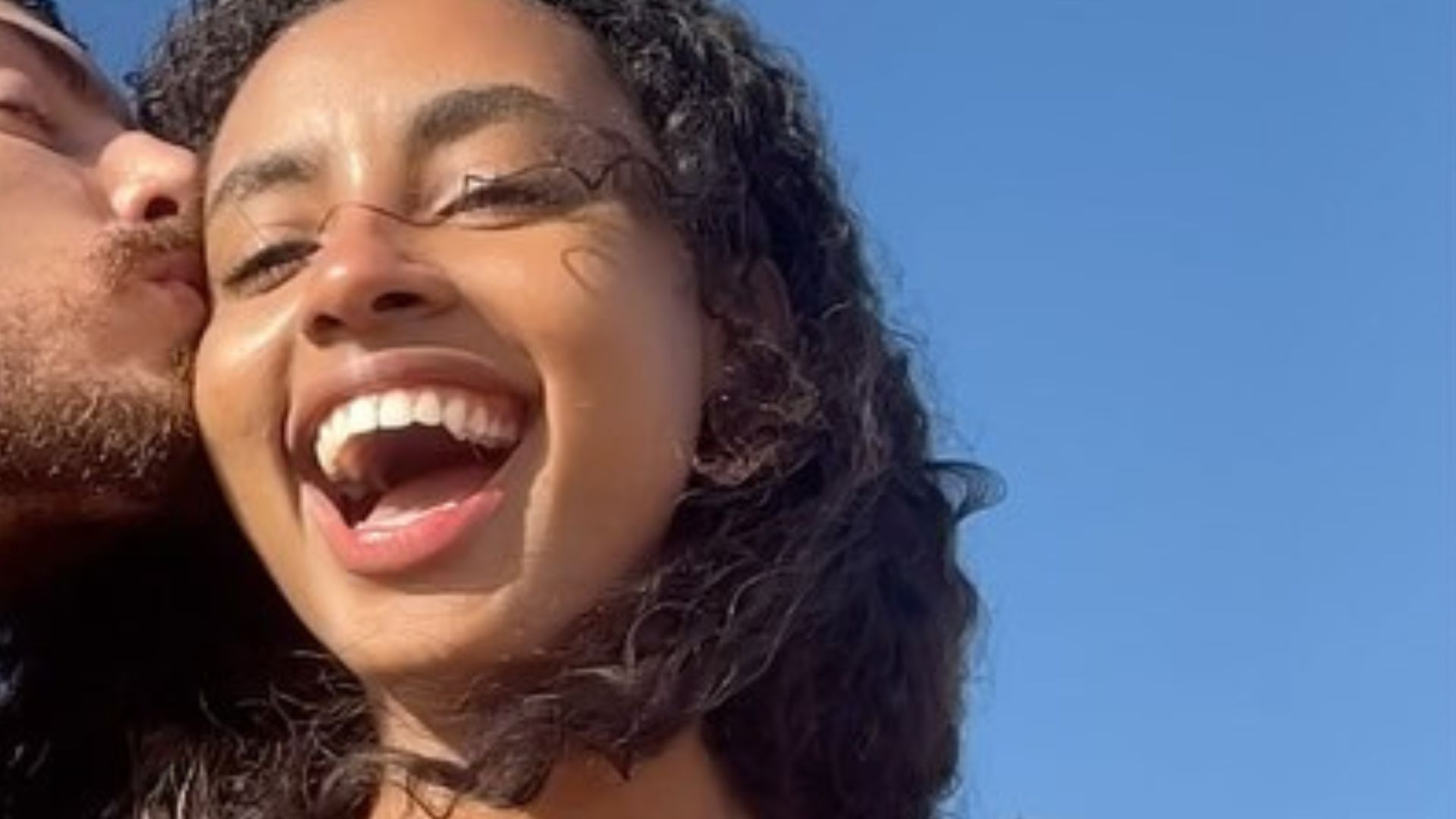 Gabz divide vídeo romântico com o namorado, Jaffar Bambirra: ‘Coisa bonita’