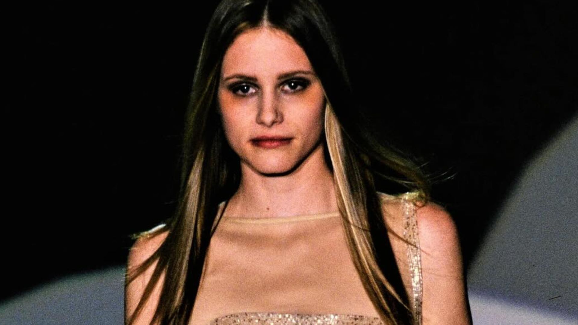 Modelo Georgina Cooper morre aos 46 anos na Grécia: ‘Partiu cedo’