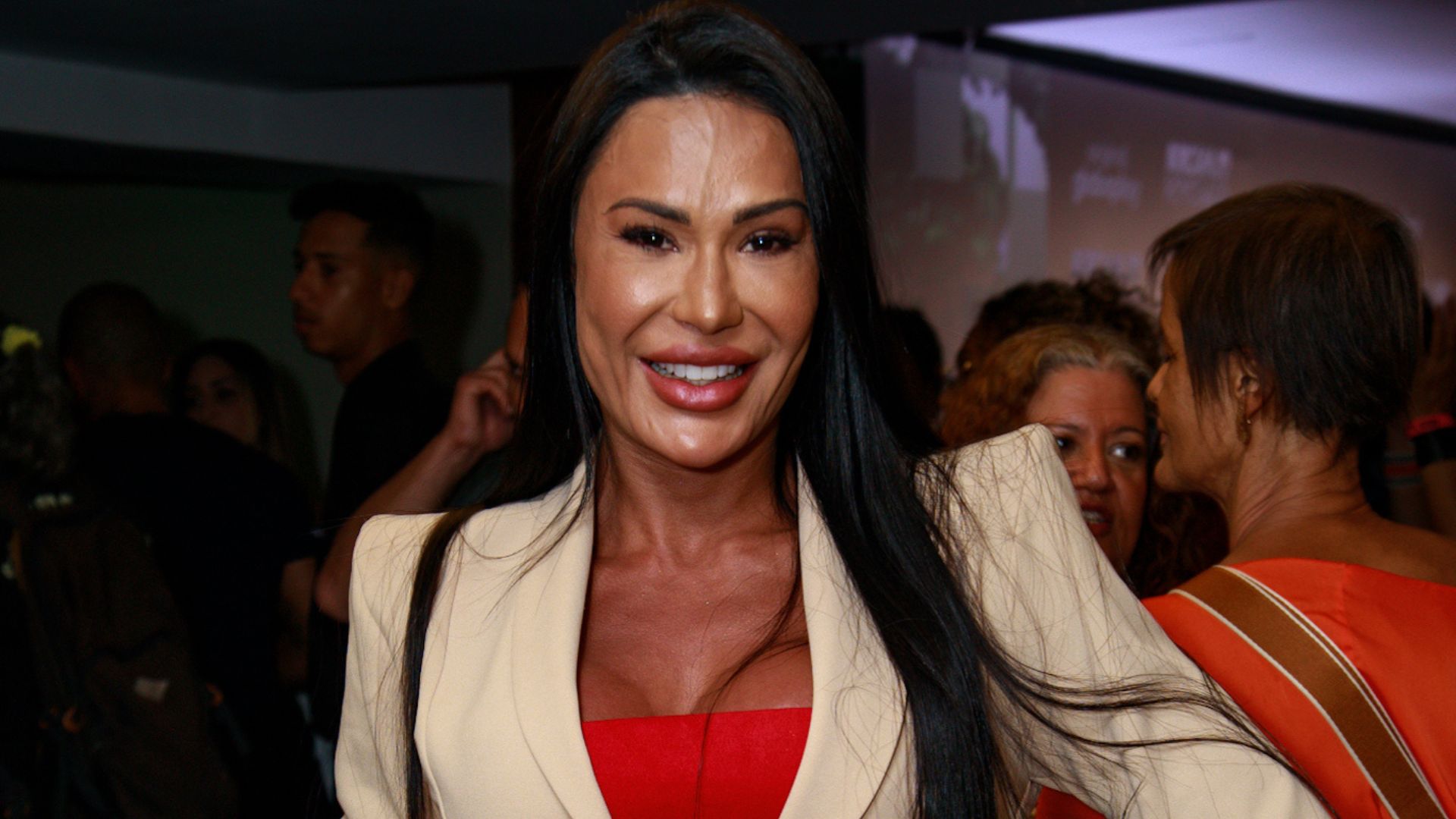 No lançamento de ‘Arcanjo Renegado’, Gracyanne Barbosa elogia Belo e detalha relação com o cantor