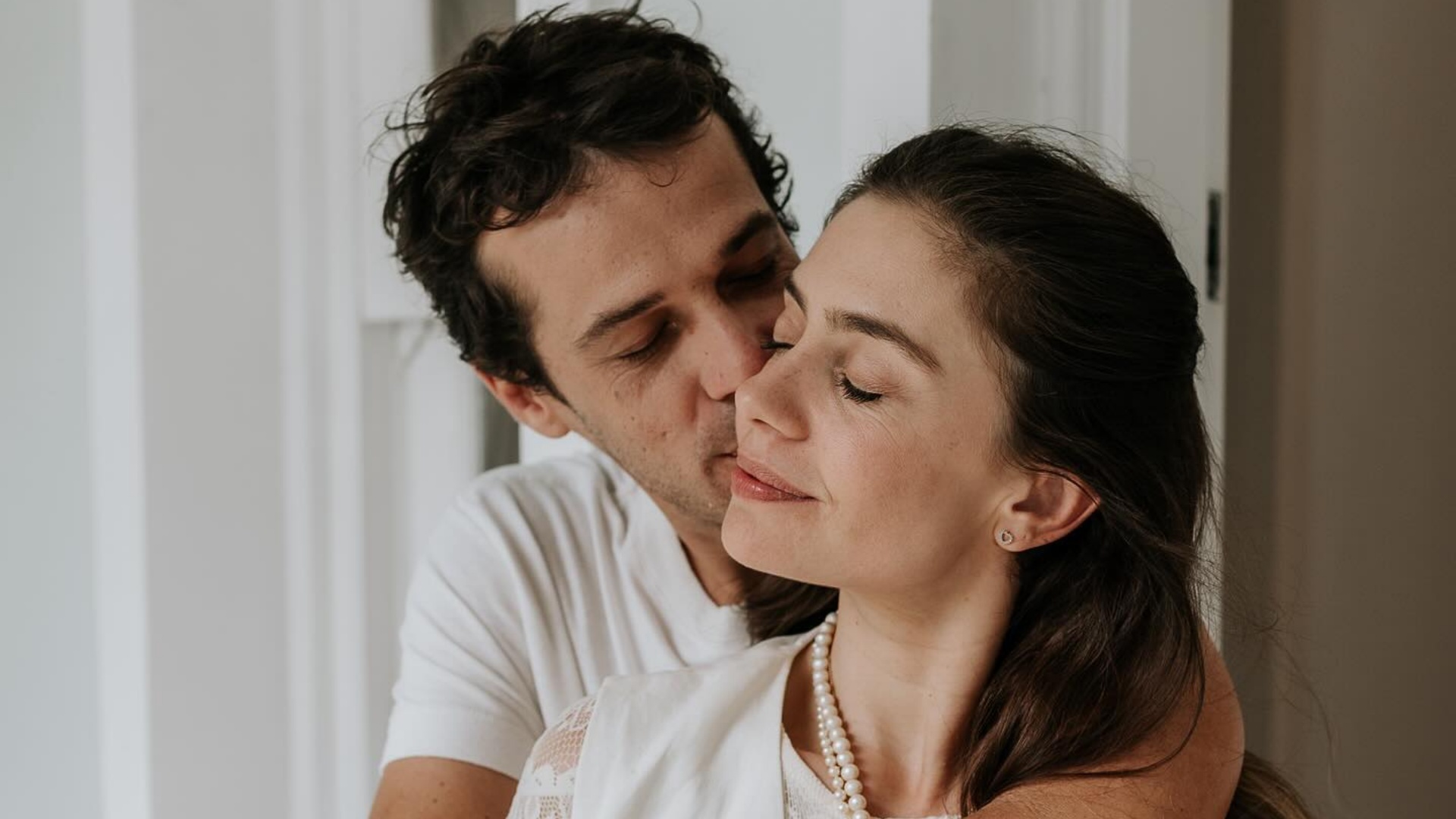 Com fotos românticas, Jayme Matarazzo se declara para a esposa em data especial