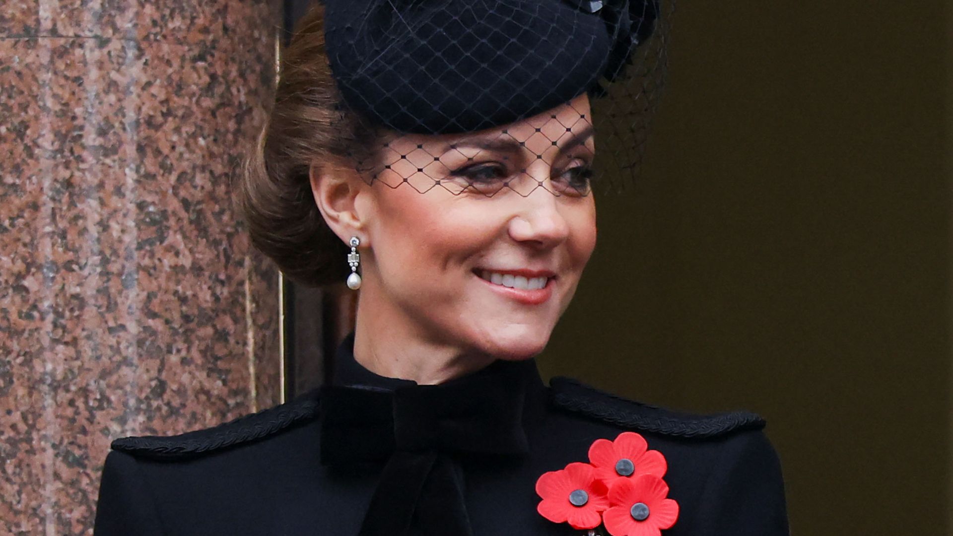 Leitura labial revela o que Kate Middleton disse sobre a aparência do príncipe William