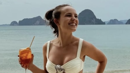 Larissa Manoela surpreende fãs com novas fotos de viagem para Tailândia