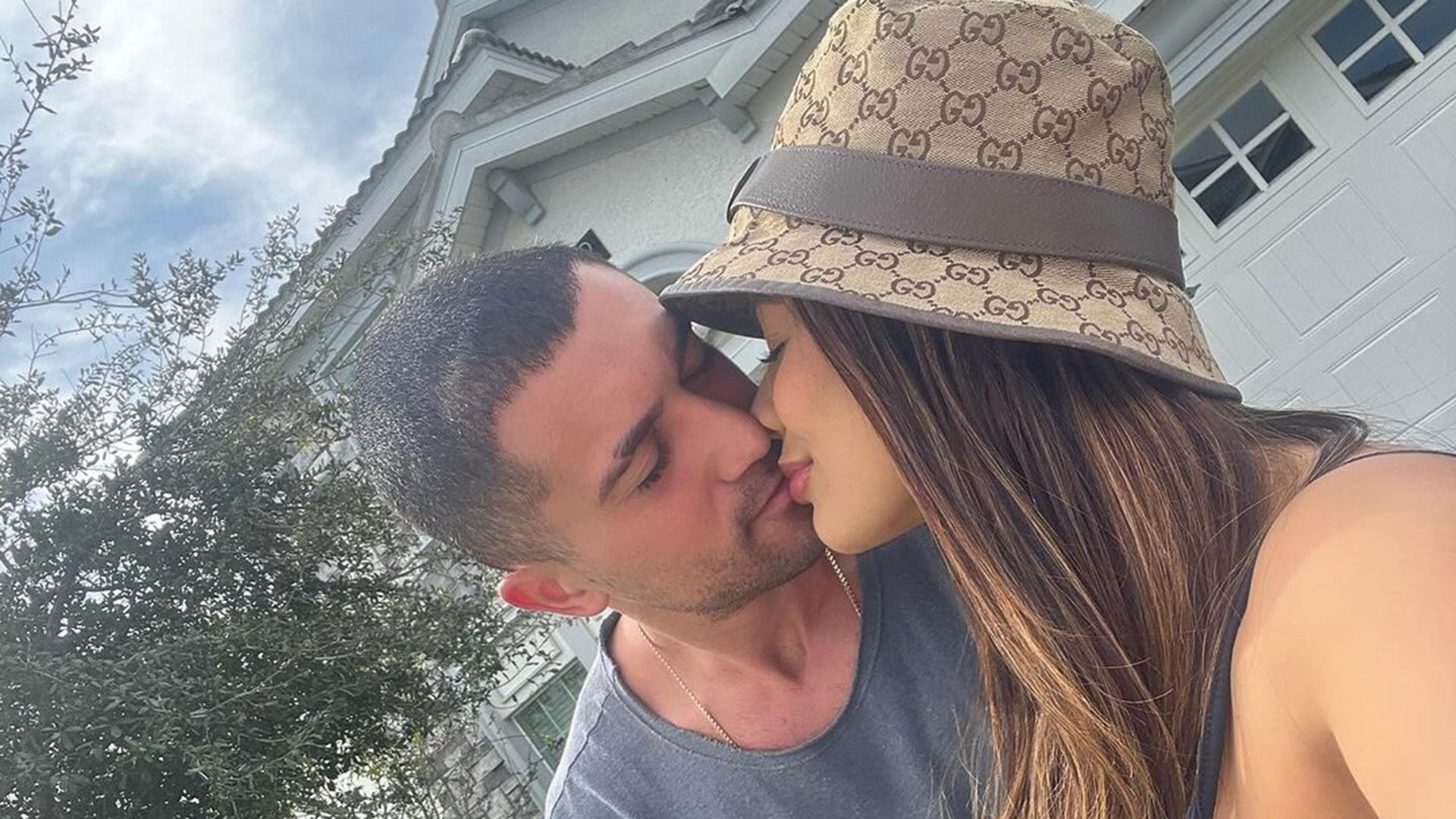 Ricardo Vianna esbanja amor em foto com Lexa durante viagem