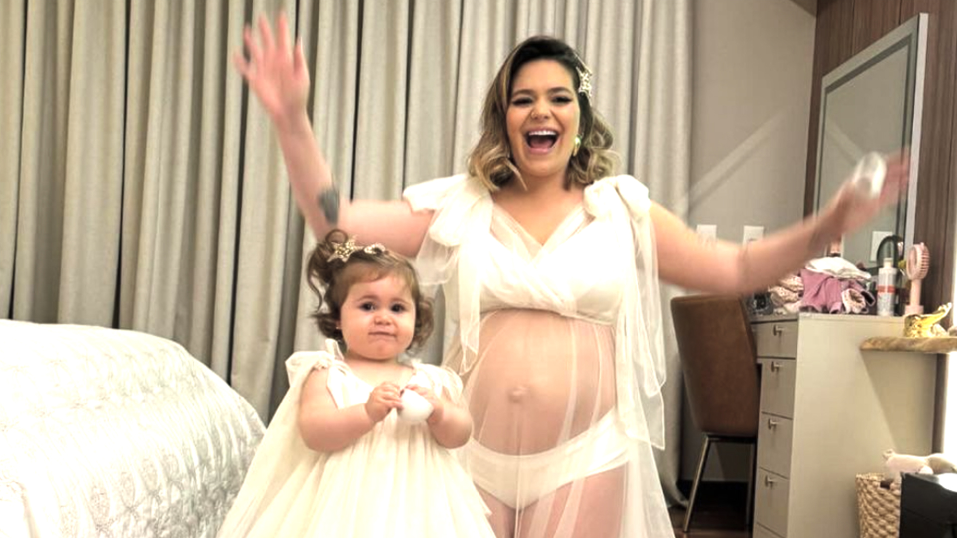 Filha de Viih Tube tem atitude emocionante ao ficar longe da mãe, que está na UTI