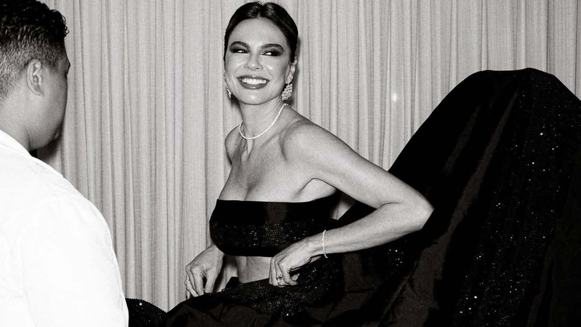 Luciana Gimenez aposta em look diferenciado para leilão de Ronaldo; veja