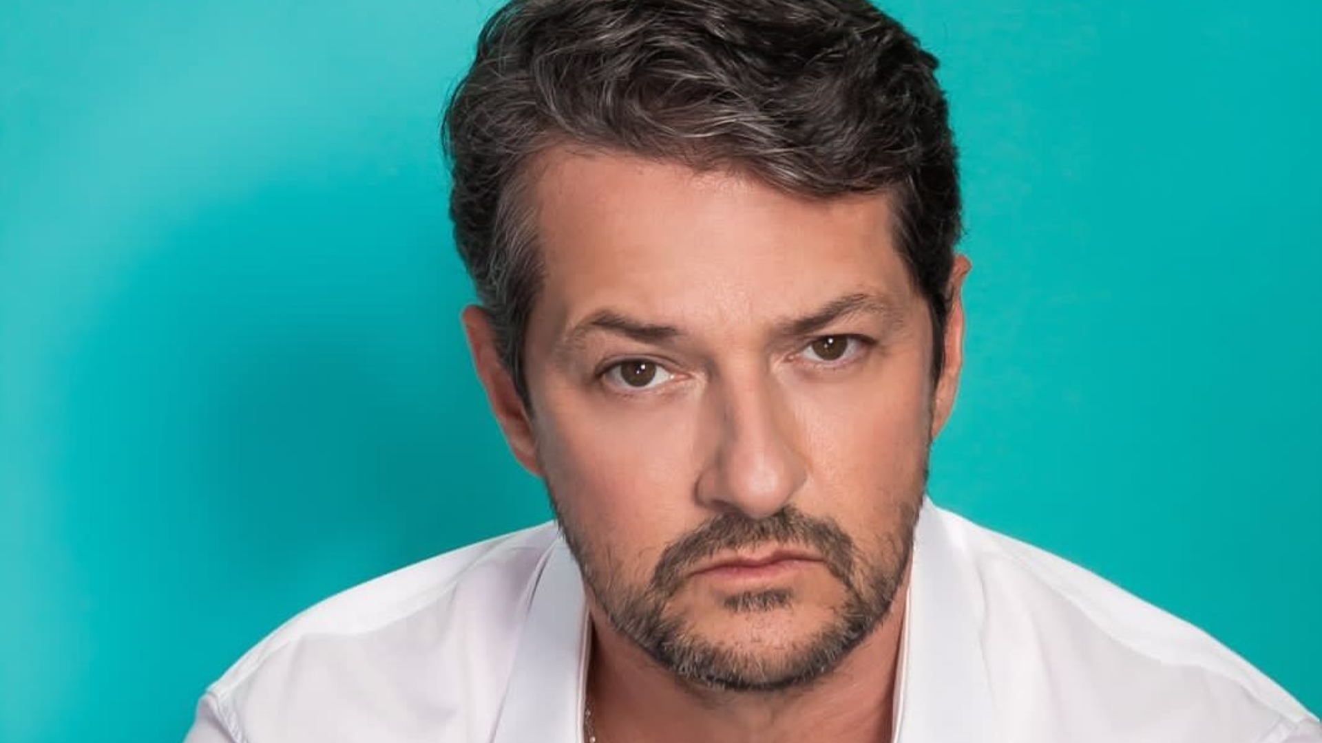Marcelo Serrado teve grave crise de ansiedade em avião; especialista alerta