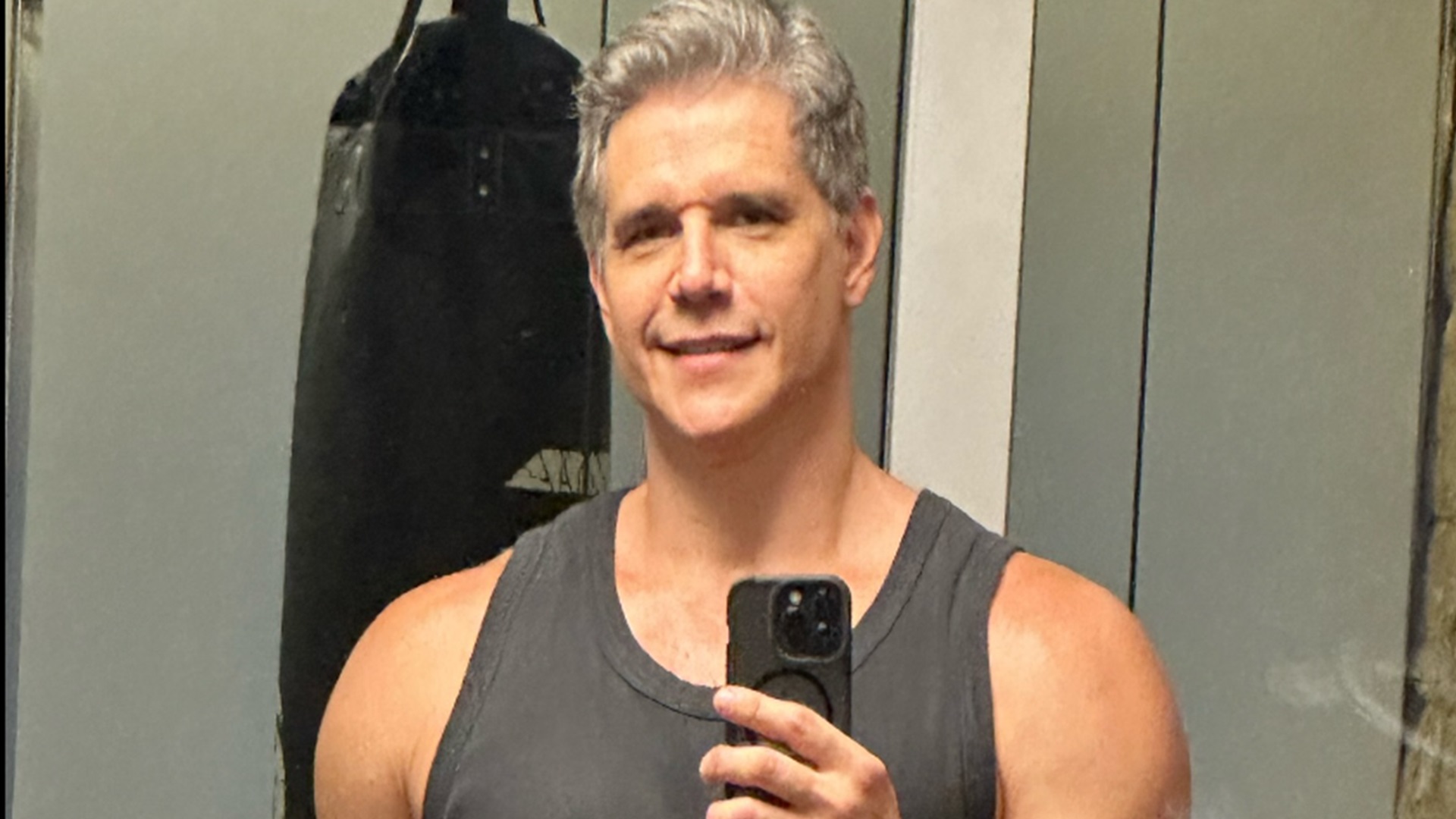 Marcio Garcia mostra look combinando com esposa e filhos: ‘Família linda’