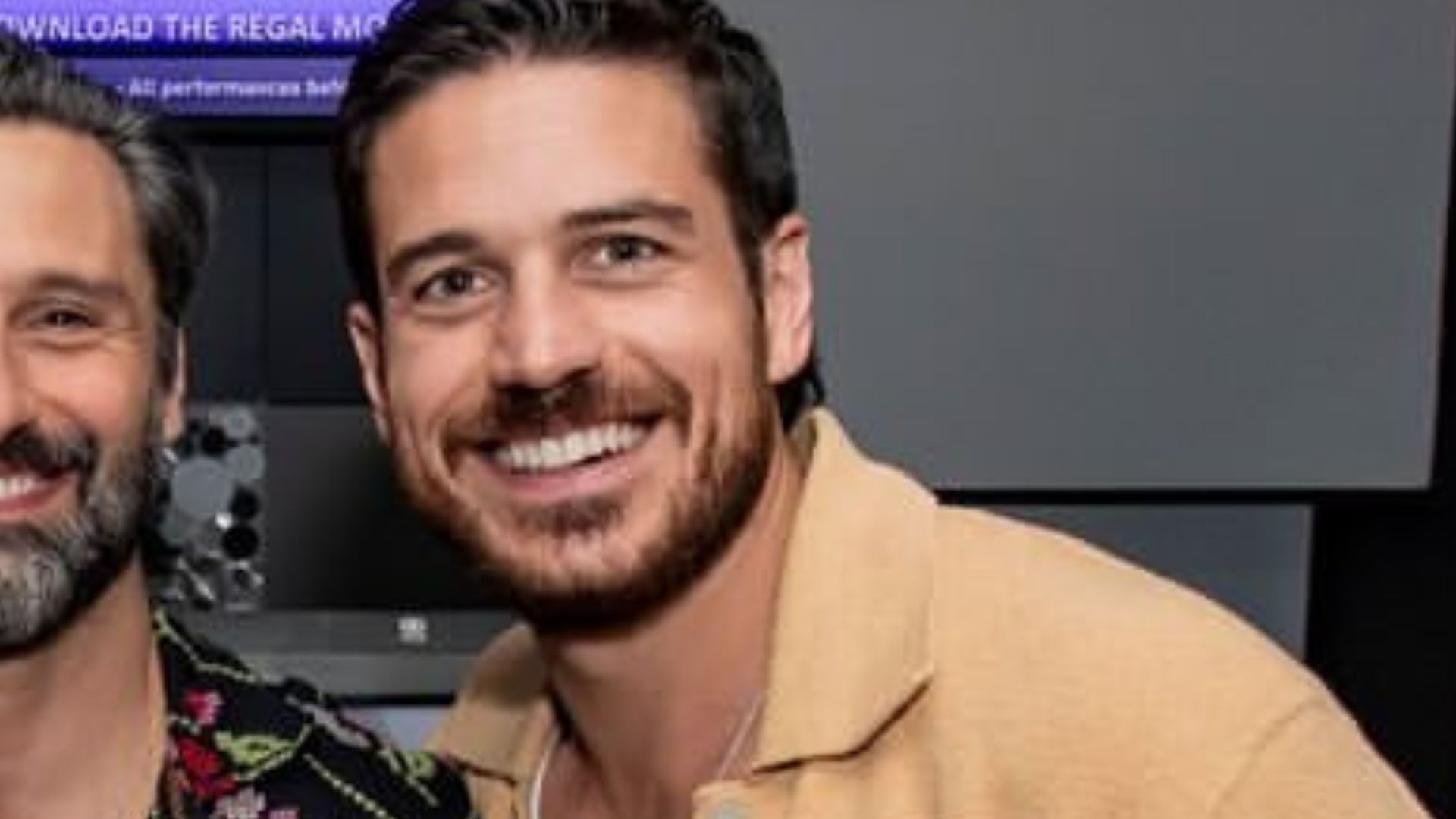 Discreto, Marco Pigossi exibe fotos raras ao lado do marido em Miami