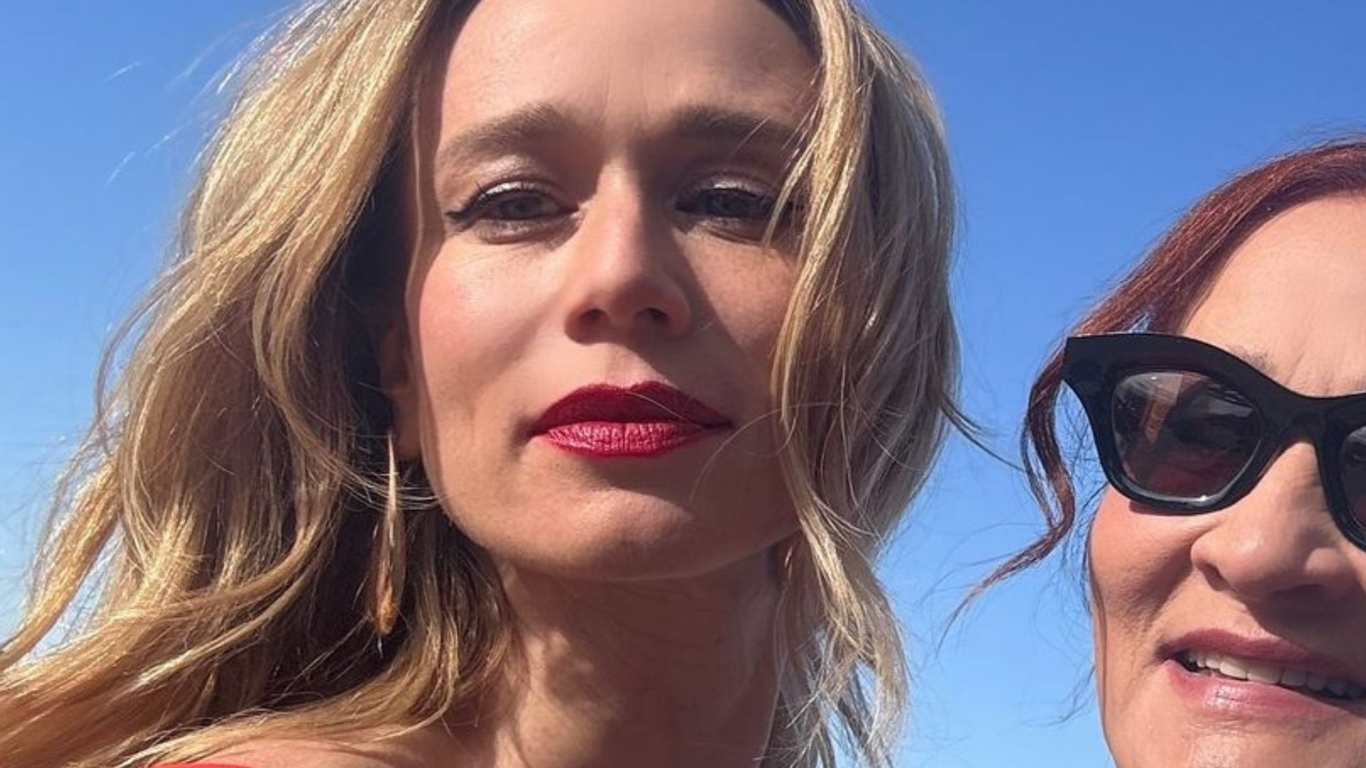 Mariana Ximenes presta homenagem no aniversário da mãe: ‘Minha bússola’