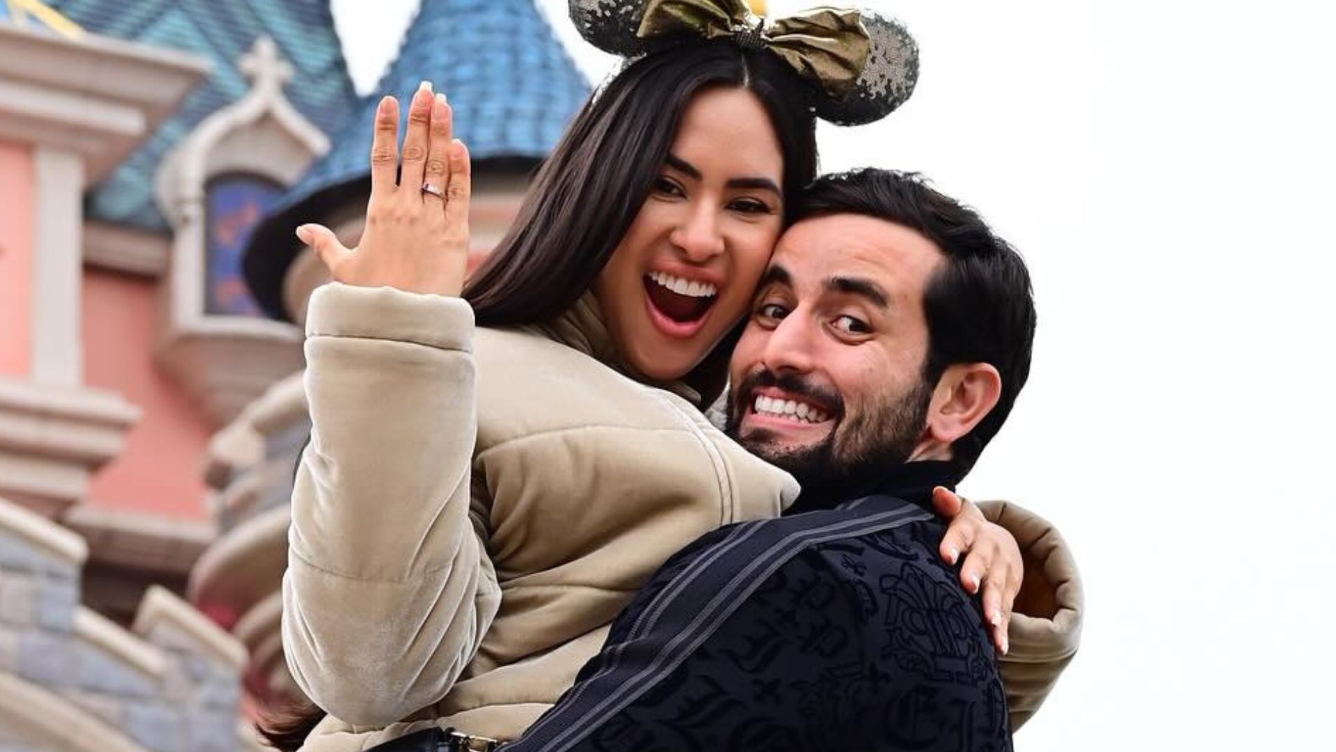 Ex-BBB Matteus Amaral pede Isabelle Nogueira em casamento: ‘Ela disse sim’