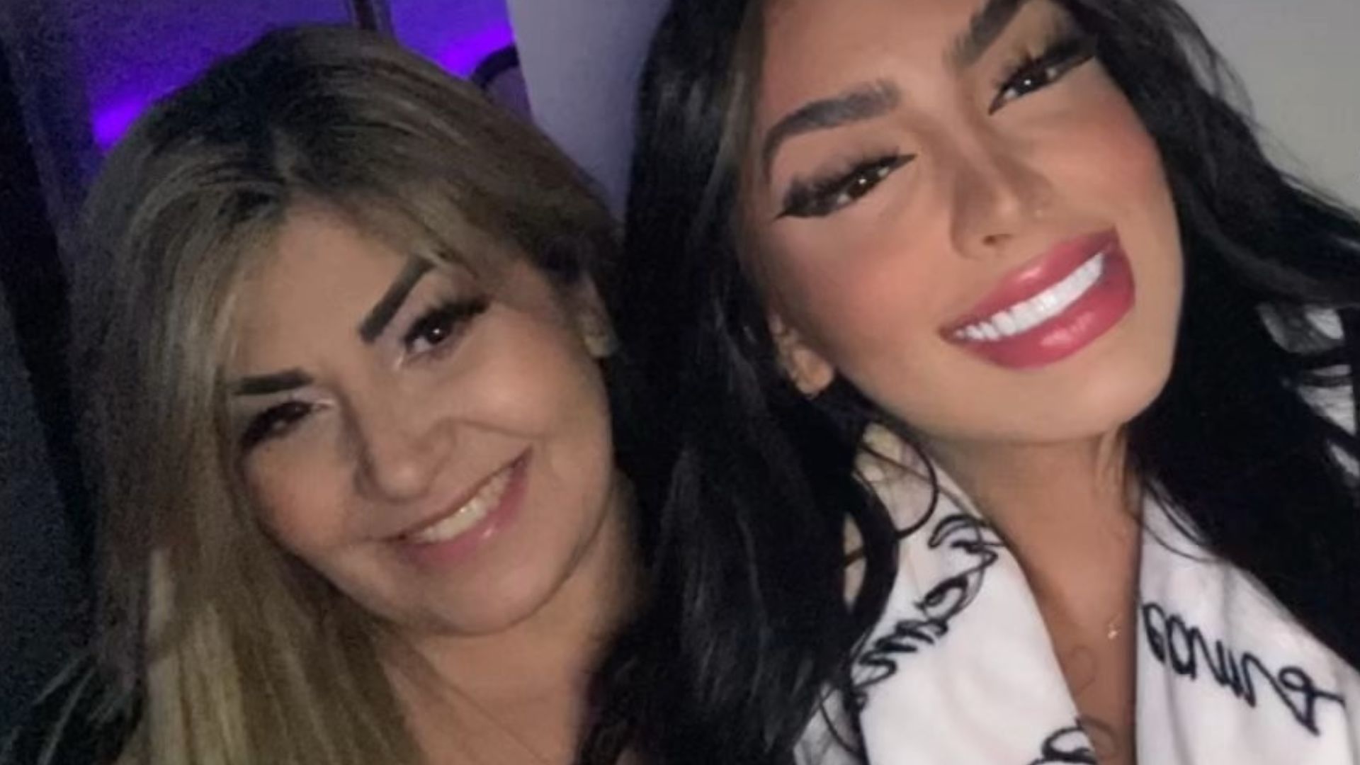 Mãe de MC Mirella se pronuncia após cantora tirá-la de casa