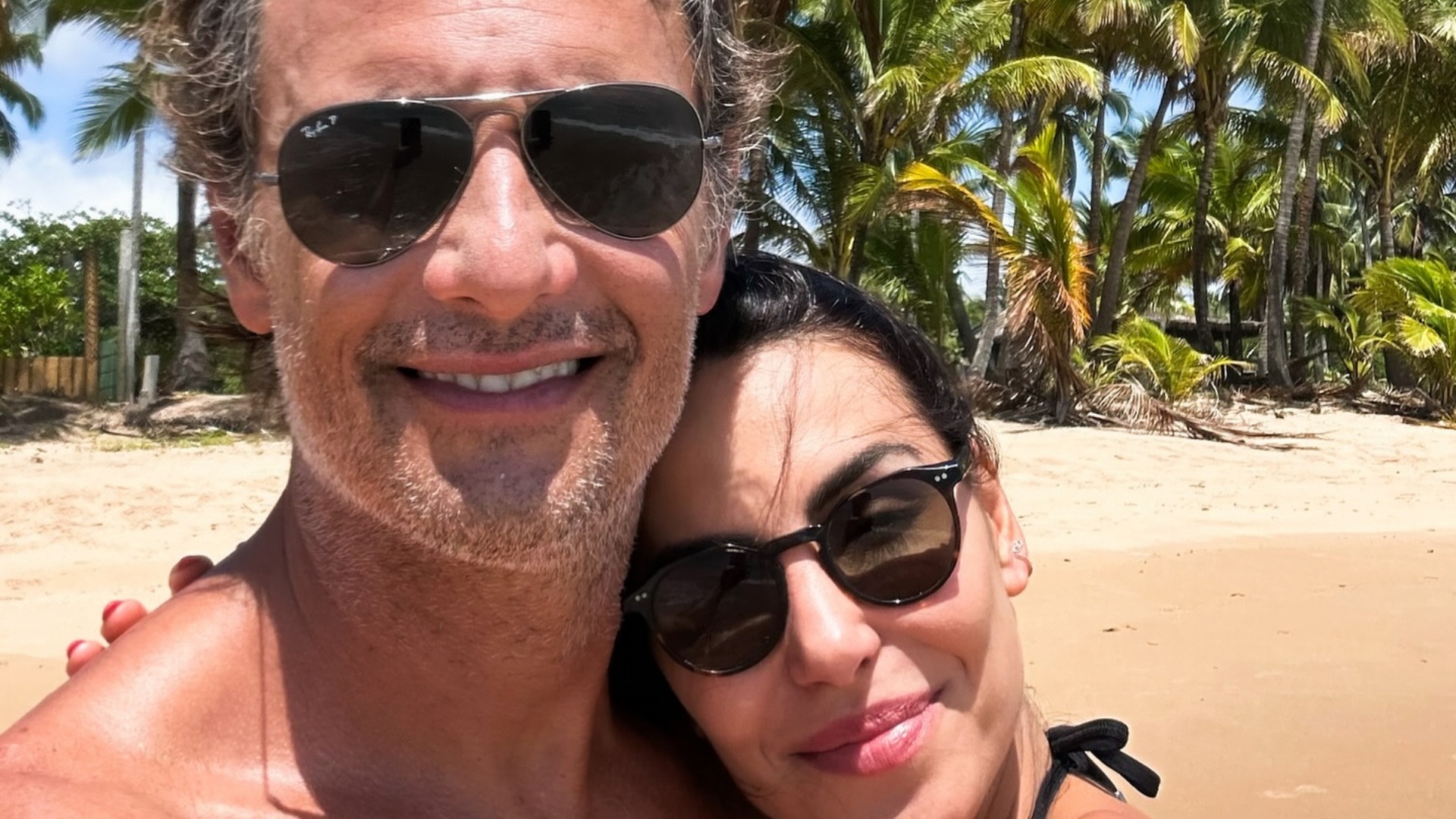Mel Fronckowiak mostra viagem com Rodrigo Santoro e as filhas pela Bahia