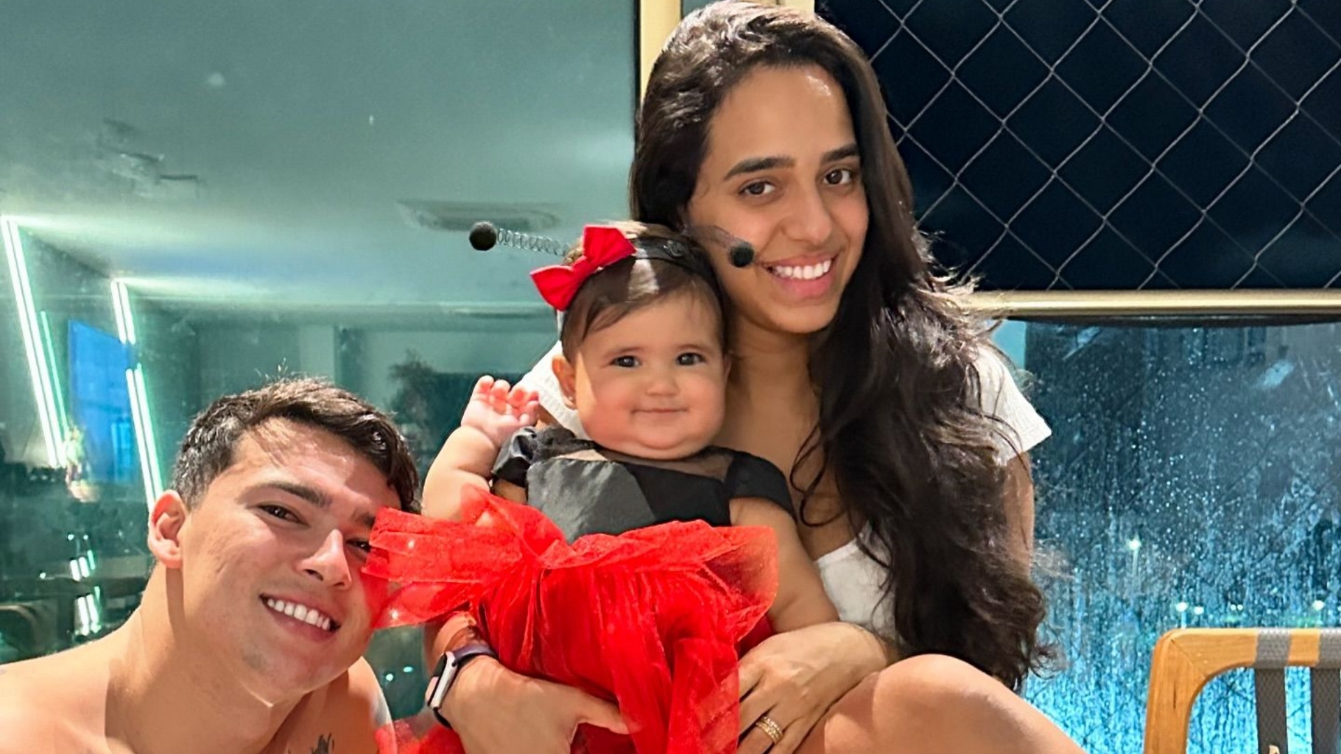 Mirella Santos encanta com escolha do tema do mesversário da filha