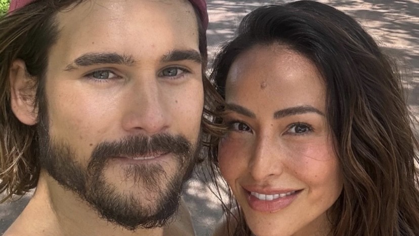 Nicolas Prattes publica foto com Sabrina Sato e se declara para amada
