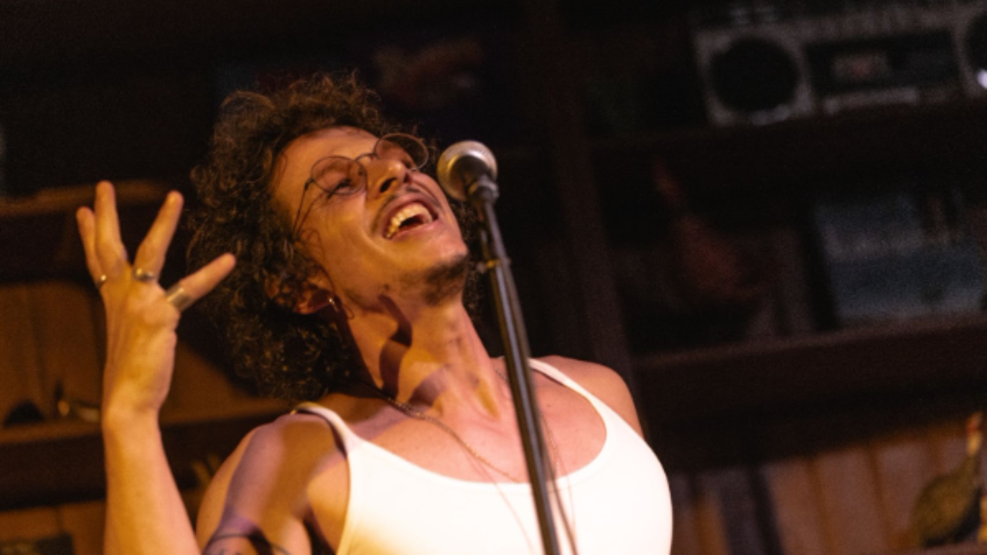 Rafael Losso revive memórias em show com poesias: ‘Equilíbrio’