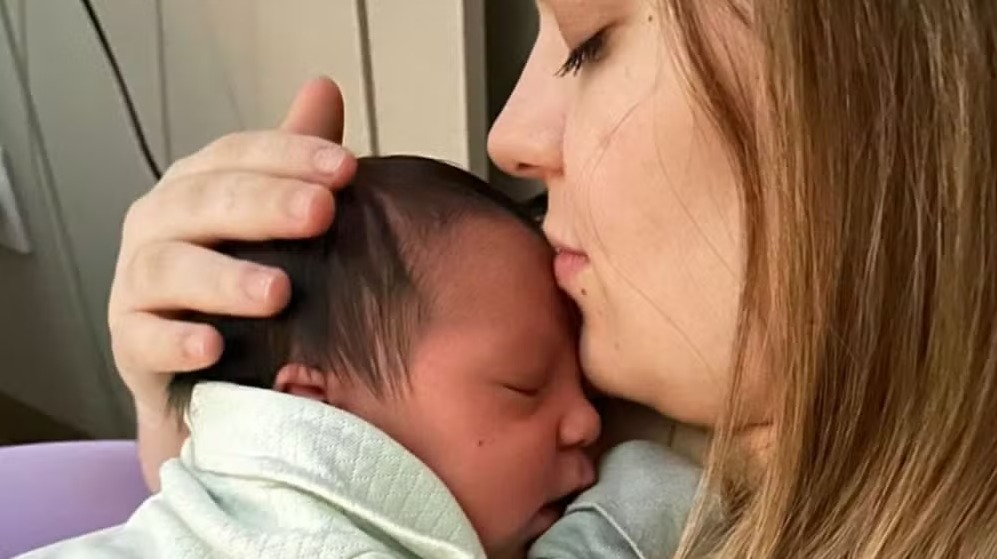 Viih Tube compara amamentação de Lua e Ravi e médico aponta: ‘Nem sempre é fácil’