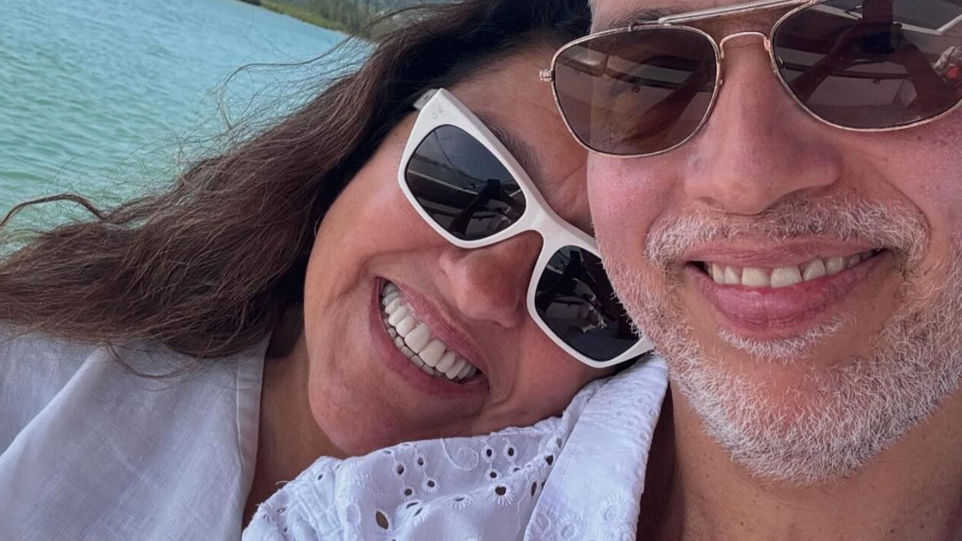Regina Casé celebra 25 anos de casamento com ‘mini lua de mel’ no Rio