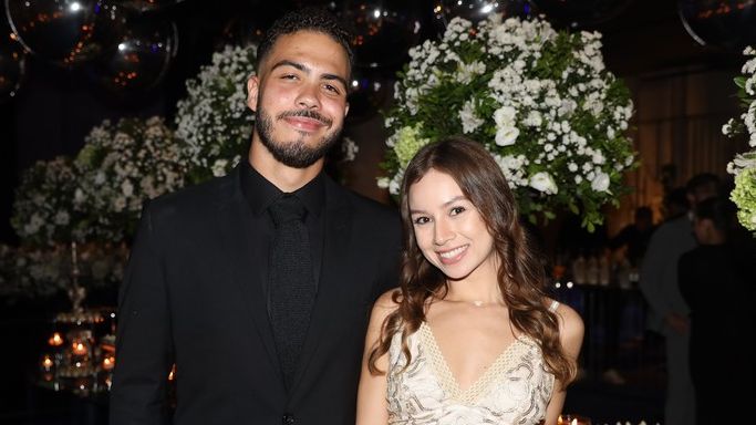 Nora de Ronaldo rouba a cena com rara aparição em leilão beneficente; conheça