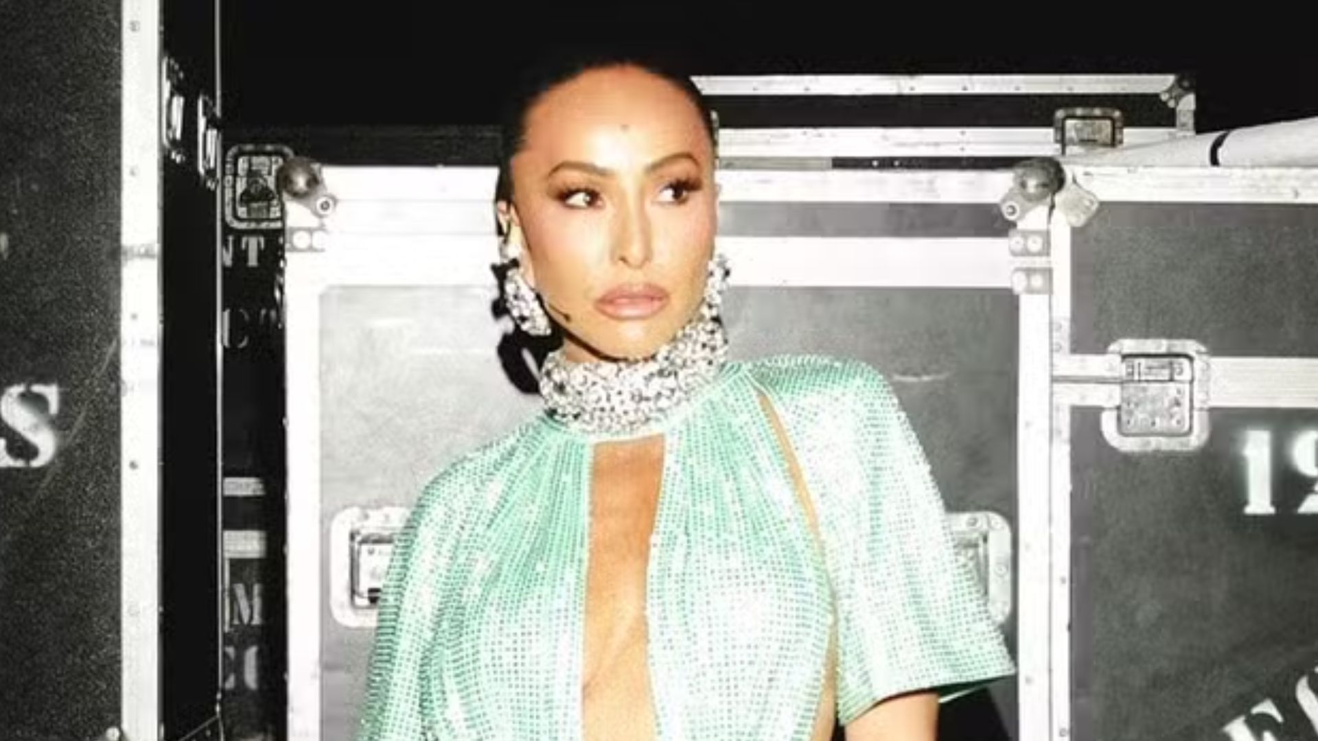 Sabrina Sato se destaca com look poderoso para o The Masked Singer
