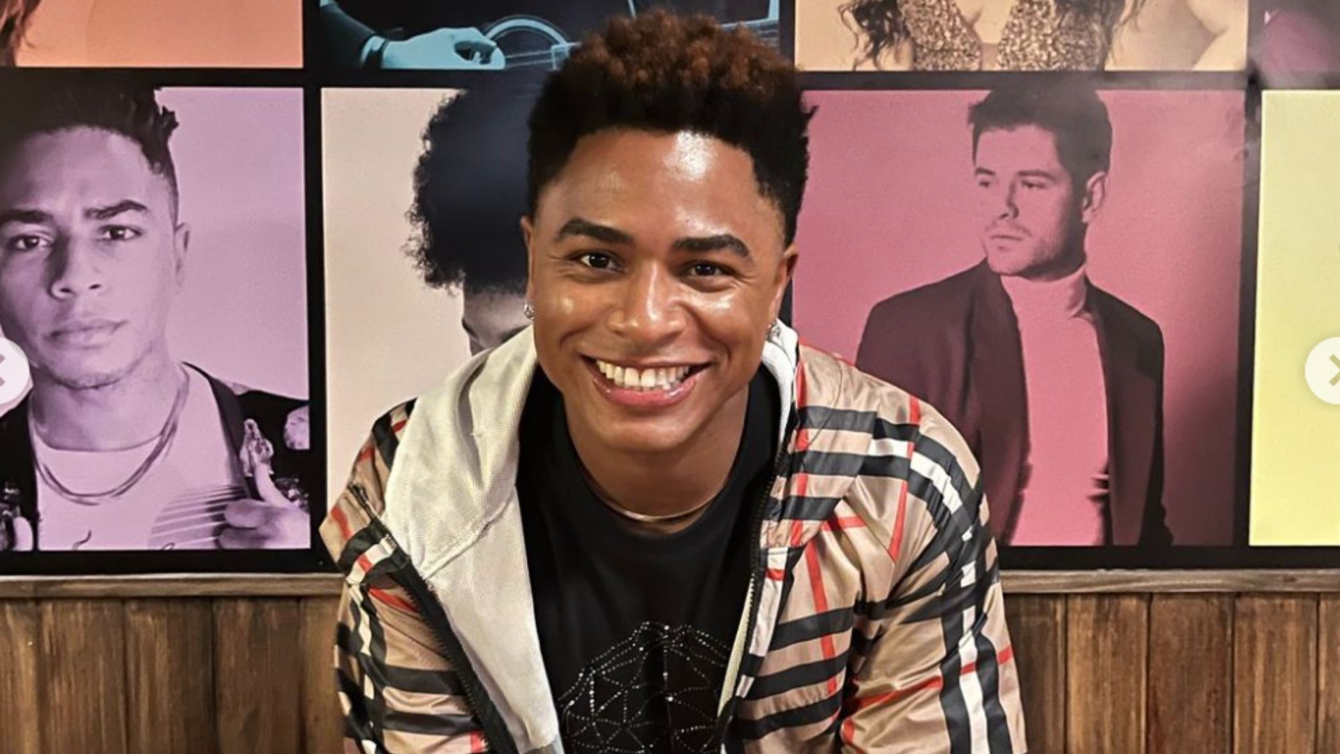 Sidney Santiago brilha em Rensga Hits e entrega planos no teatro: ‘Situação de cárcere’