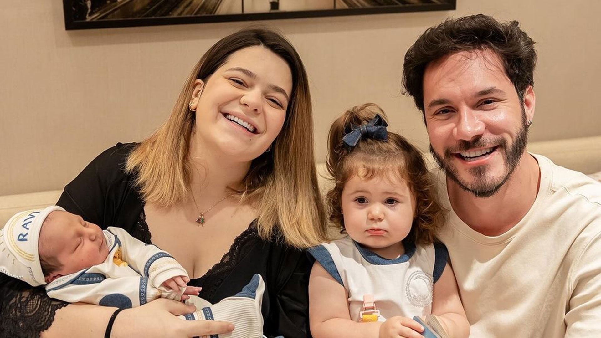 Eliezer mostra semelhança entre os filhos Lua e Ravi
