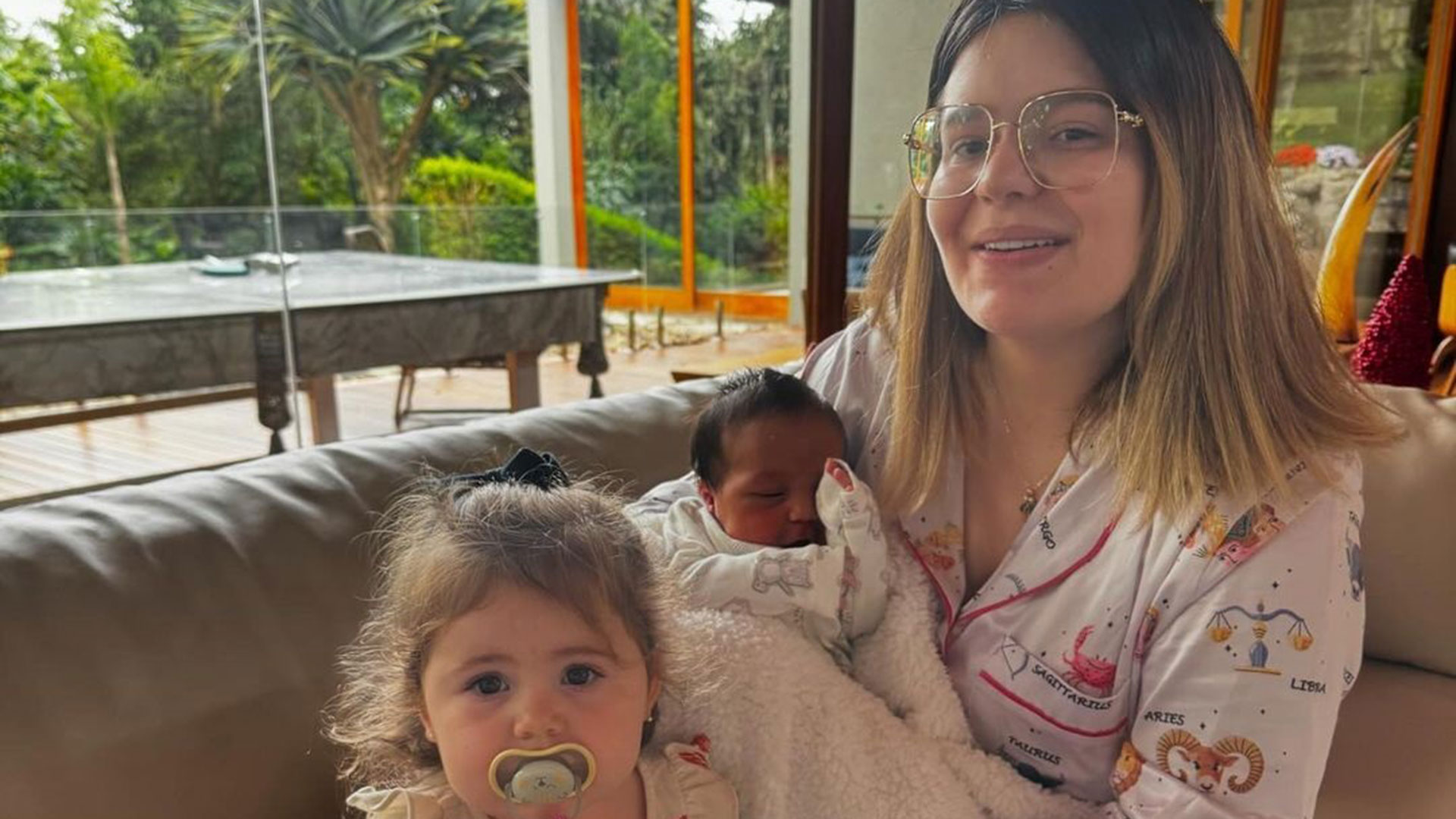 Viih Tube encanta em nova foto com o filho caçula: ‘Pedacinho de mim’