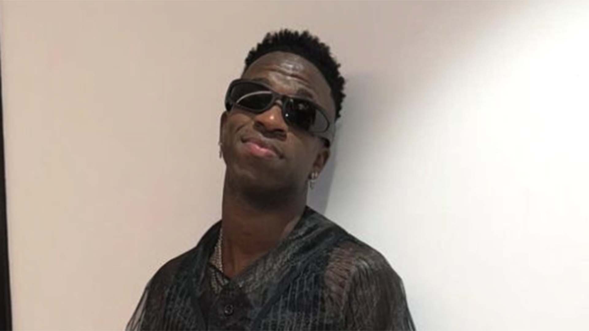 Vini Jr compra relógio de mais de R$ 2 milhões que é inspirado em filme famoso