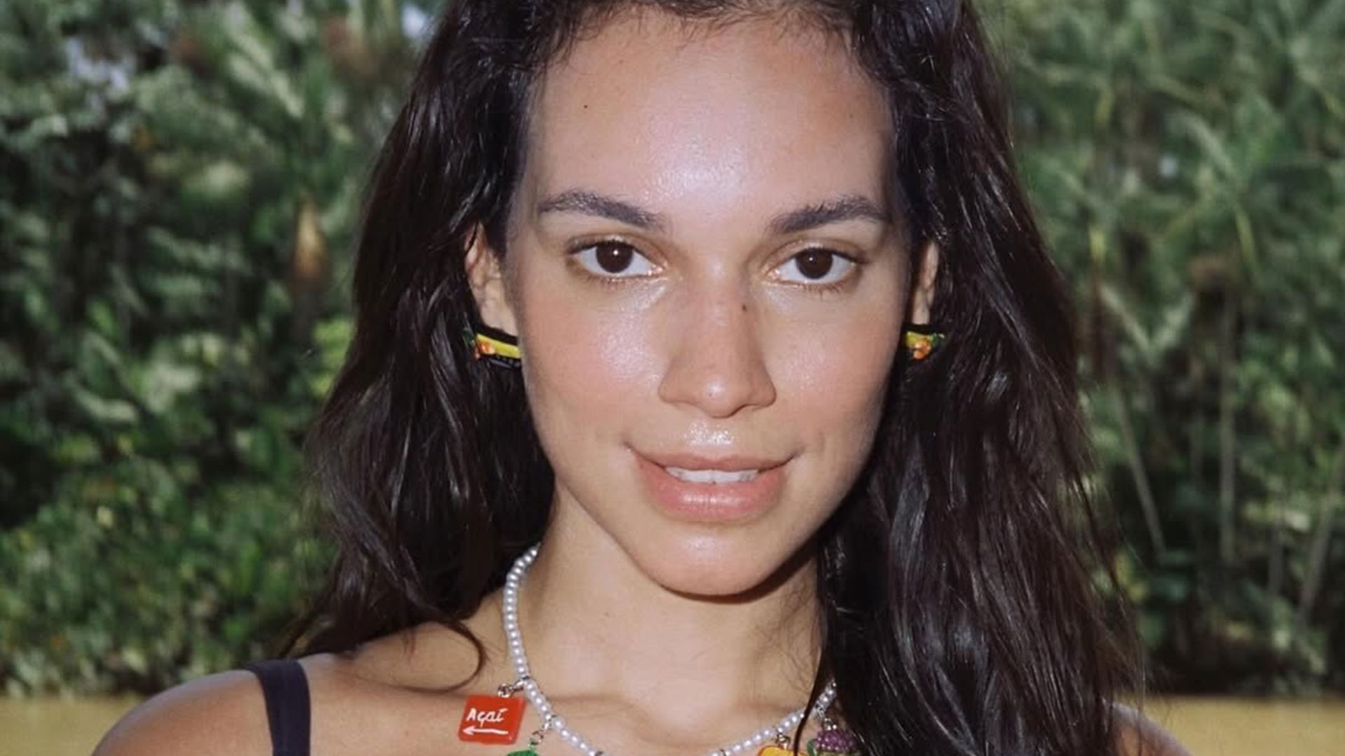 Alane Dias abre álbum de fotos em Belém do Pará e recebe elogios
