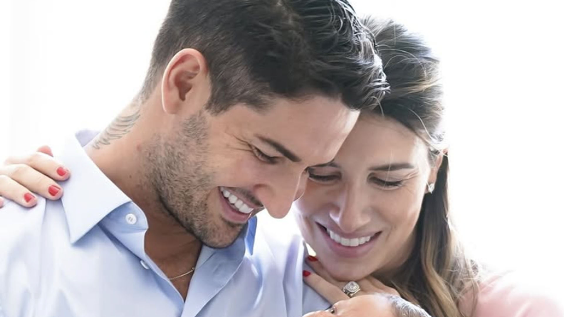 Rebeca Abravanel e Alexandre Pato surgem em foto inédita com o filho