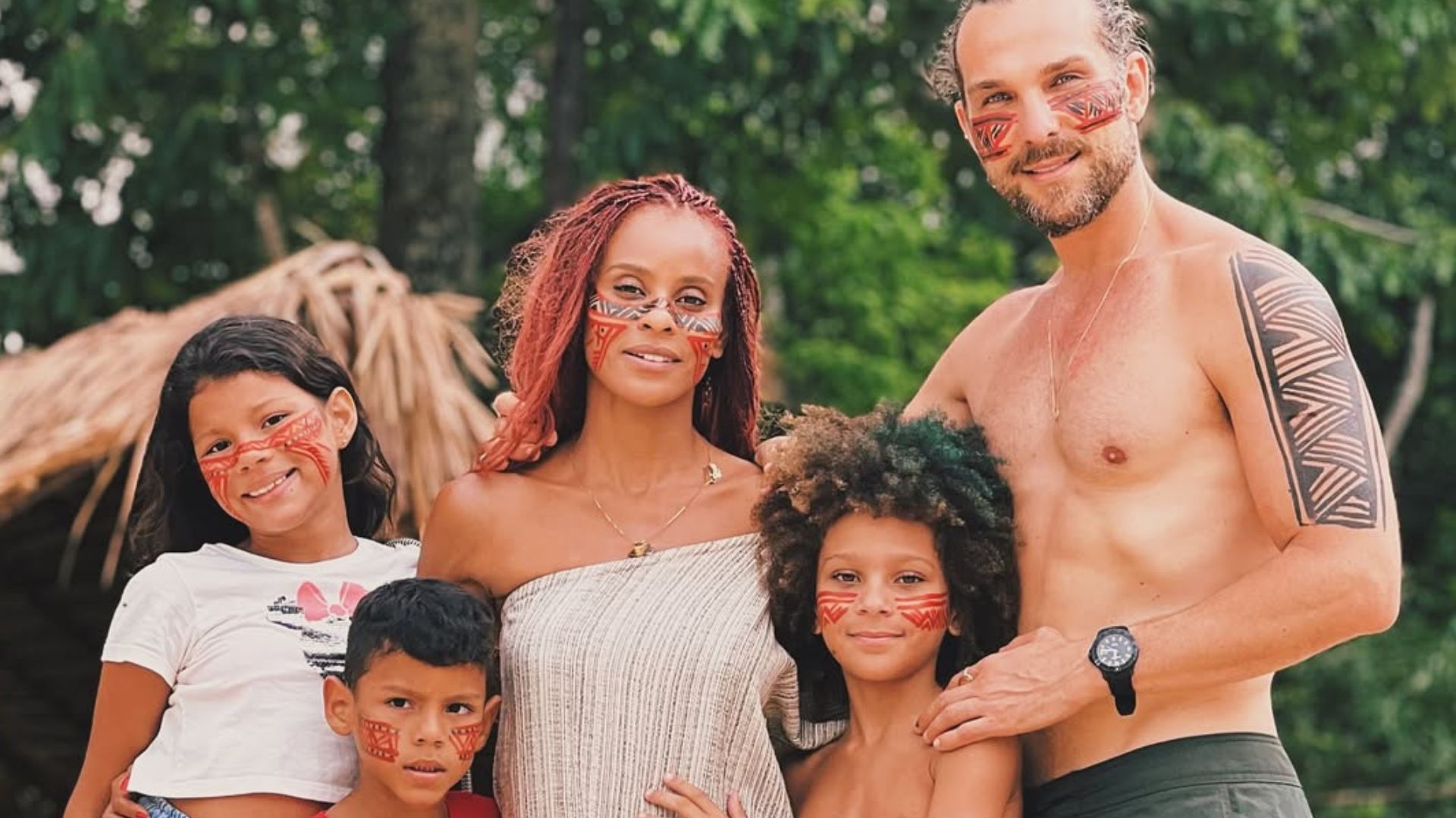 Aline Wirley e Igor Rickli celebram 1 ano da adoção dos filhos: ‘História linda’