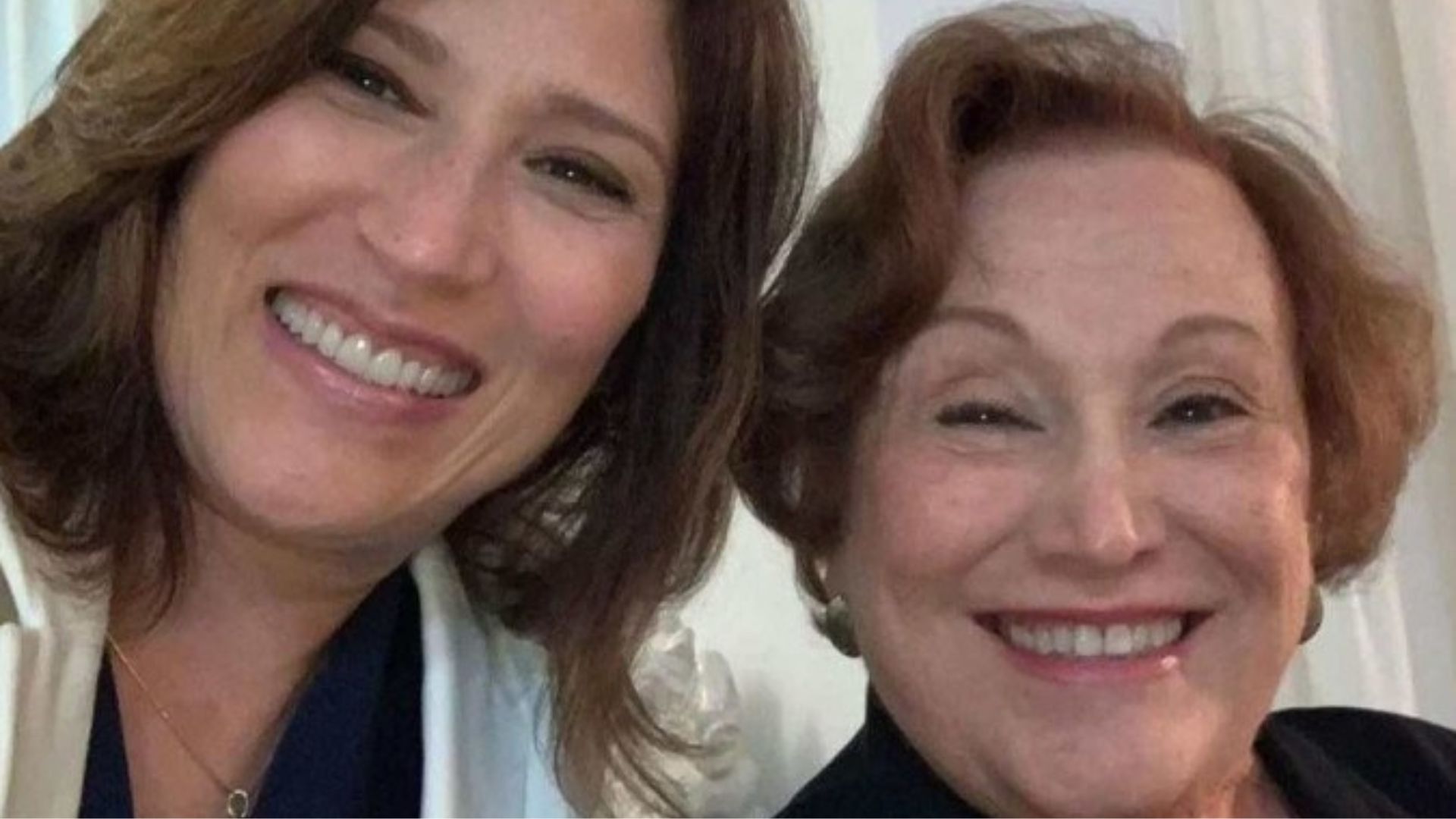 Beth Goulart relata alegria ao rever a mãe, Nicette Bruno, em reprises de novelas