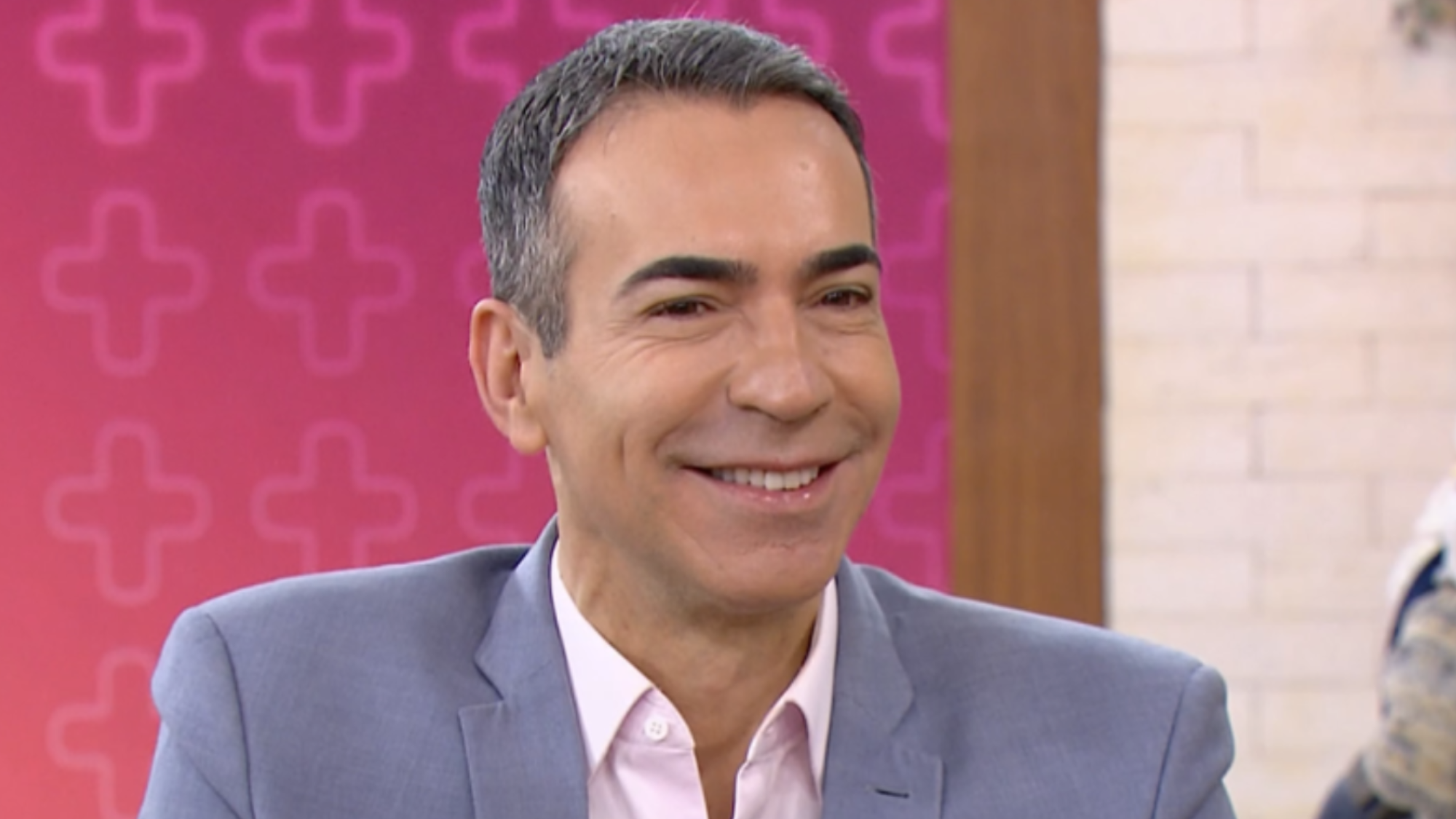 César Tralli arranca elogios do público com participação especial em Mais Você: ‘Encanta qualquer um’