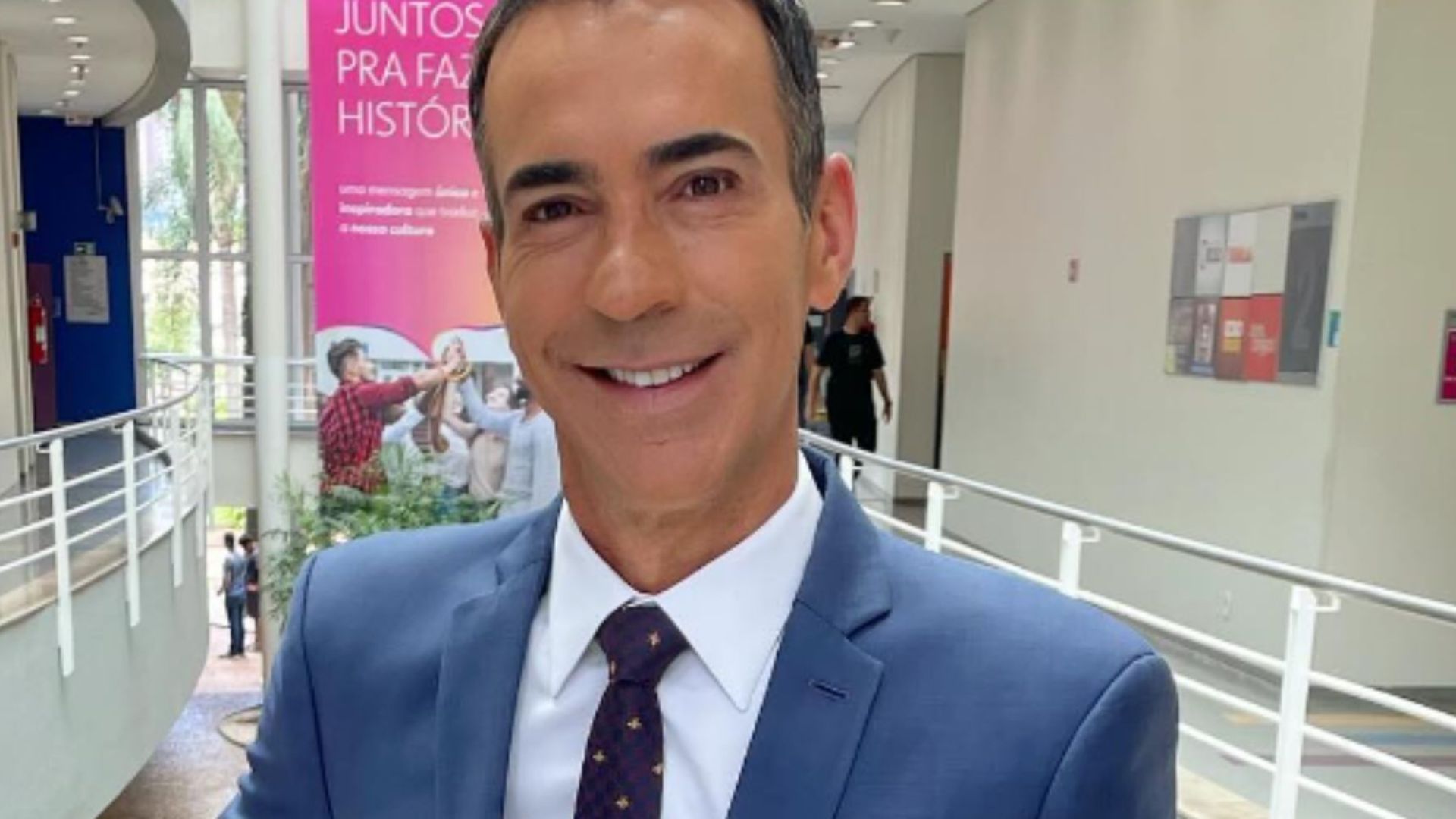 César Tralli recebe visita inesperada em seu aniversário: ‘Emocionado’