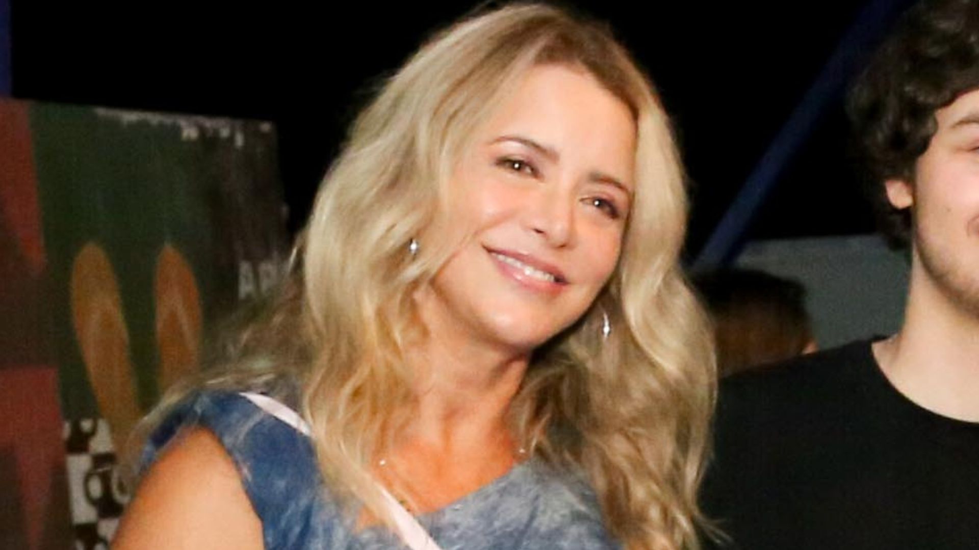 Christine Fernandes faz rara aparição ao lado do filho em evento no RJ