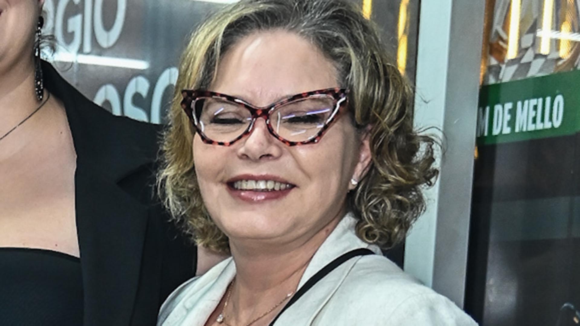 Cintia Abravanel faz rara aparição com 2 dos 3 filhos