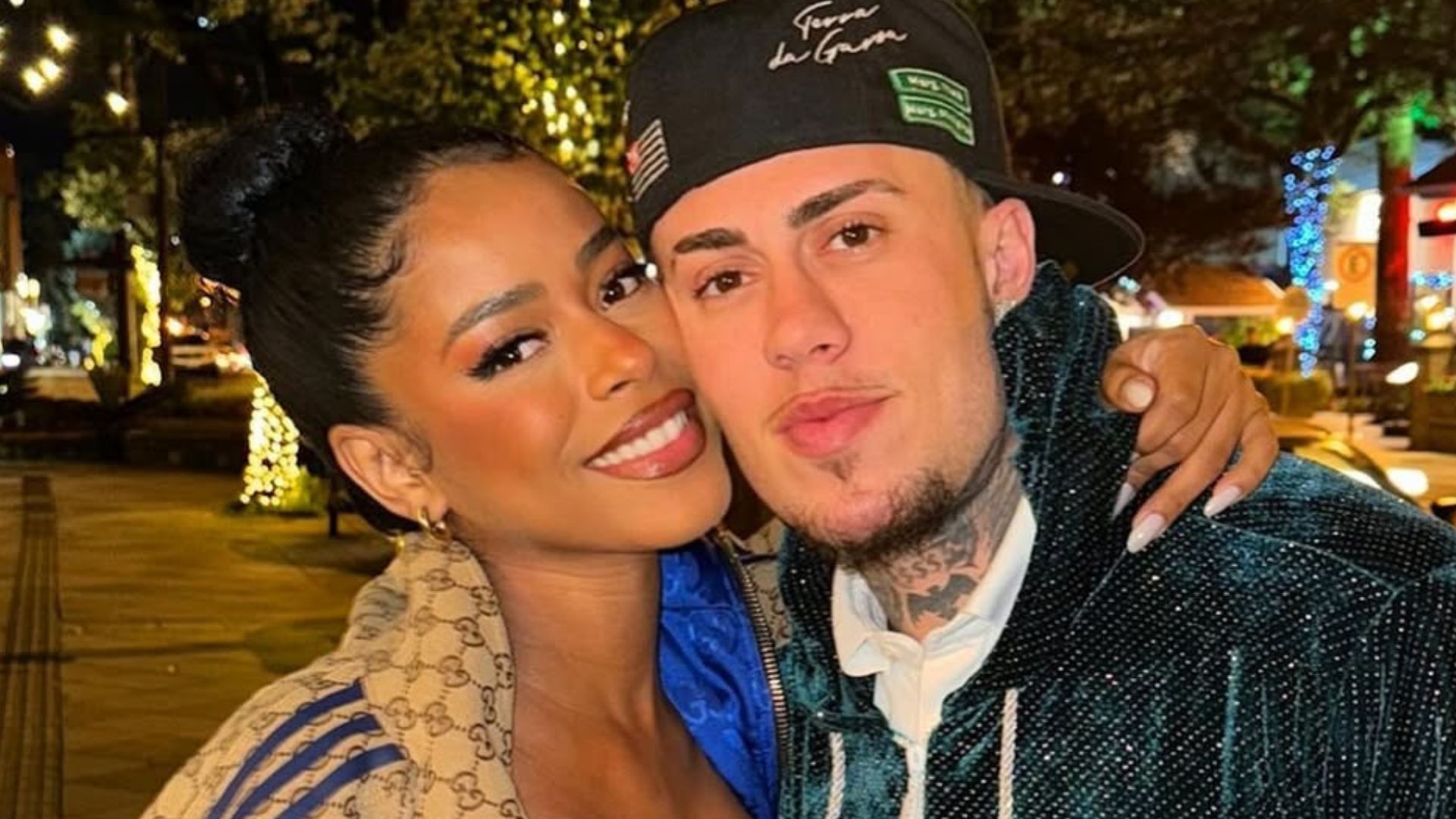 MC Daniel usa óculos de luxo de ‘Brad Pitt’ para curtir noitada com Lorena