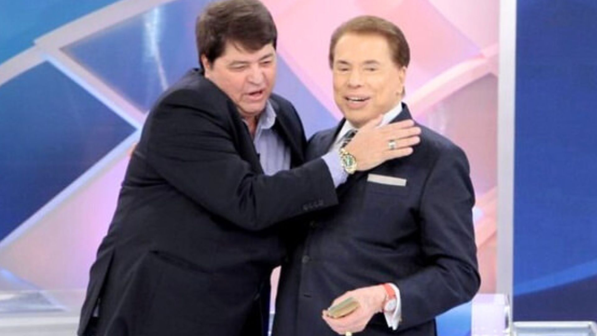 Datena resgata fotos com Silvio Santos ao celebrar estreia no SBT: ‘Sonho’