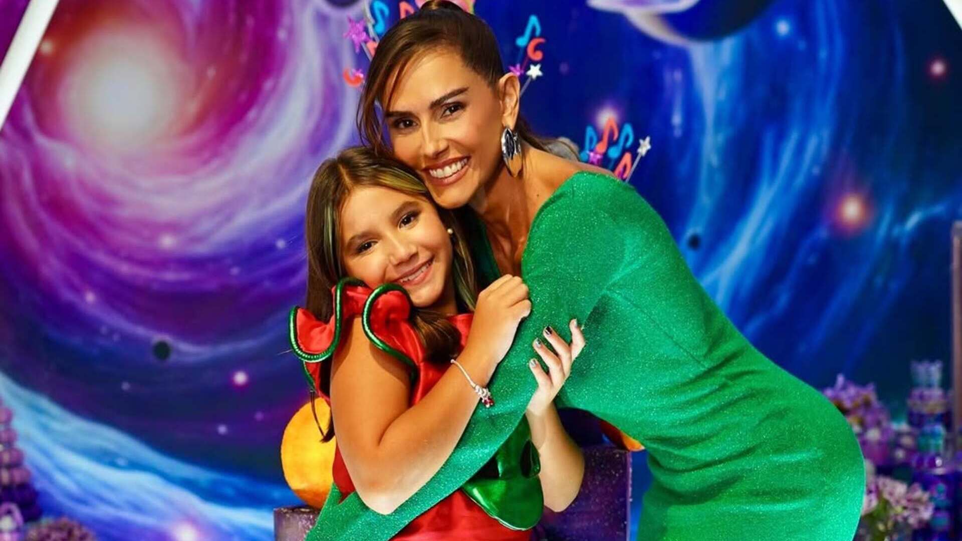 Deborah Secco mostra detalhes do festão da filha com tema inusitado; veja