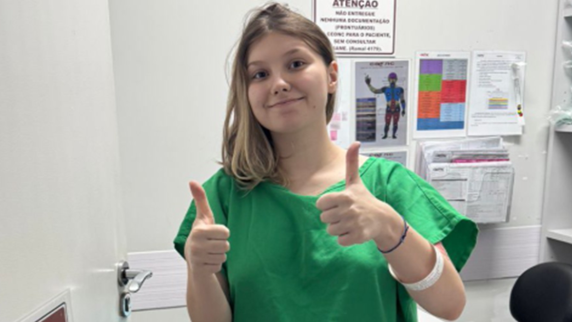 Grávida, Isabel Veloso é internada e explica o que aconteceu