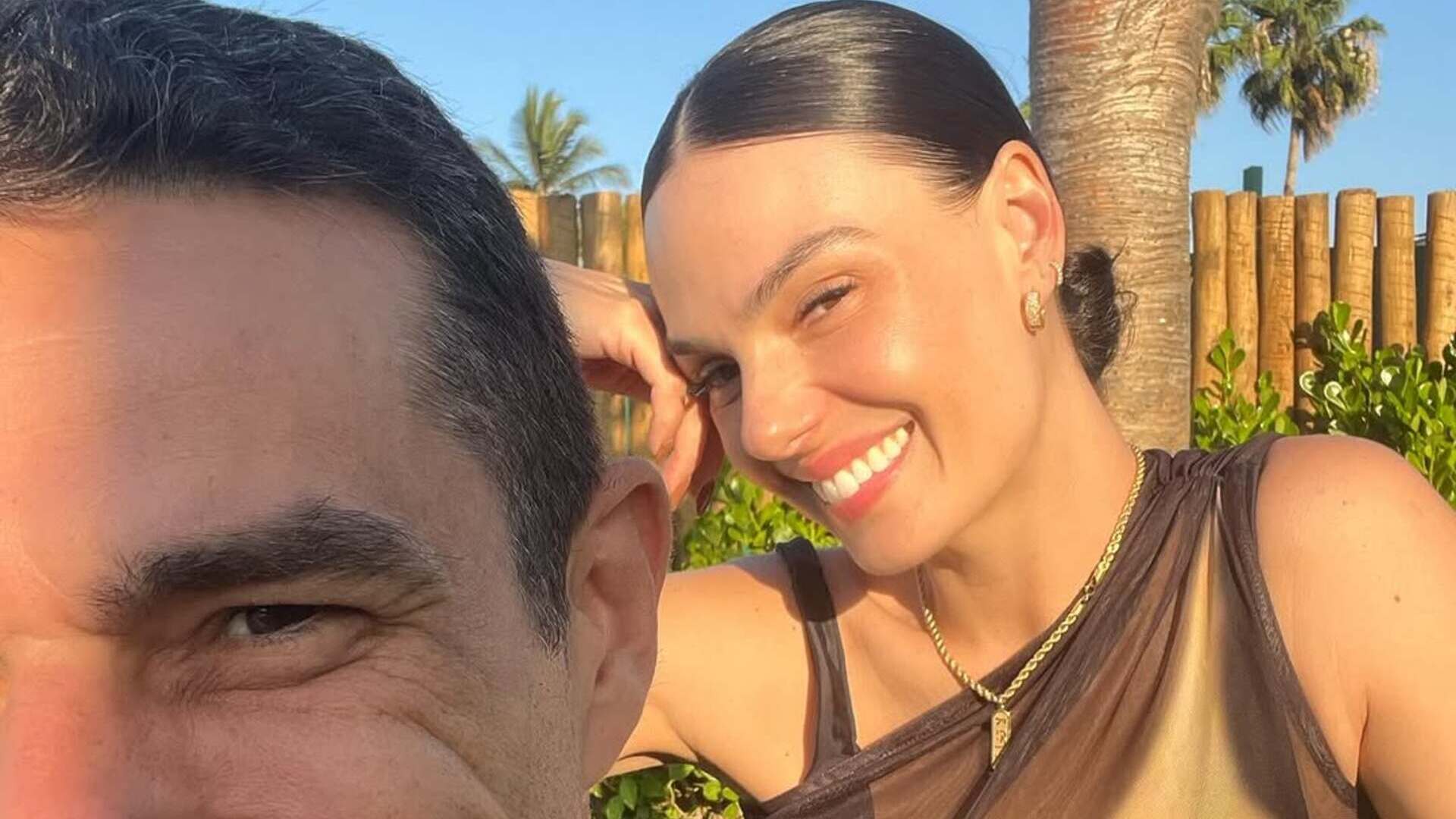 Isis Valverde se casa no civil em cerimônia ‘secreta’