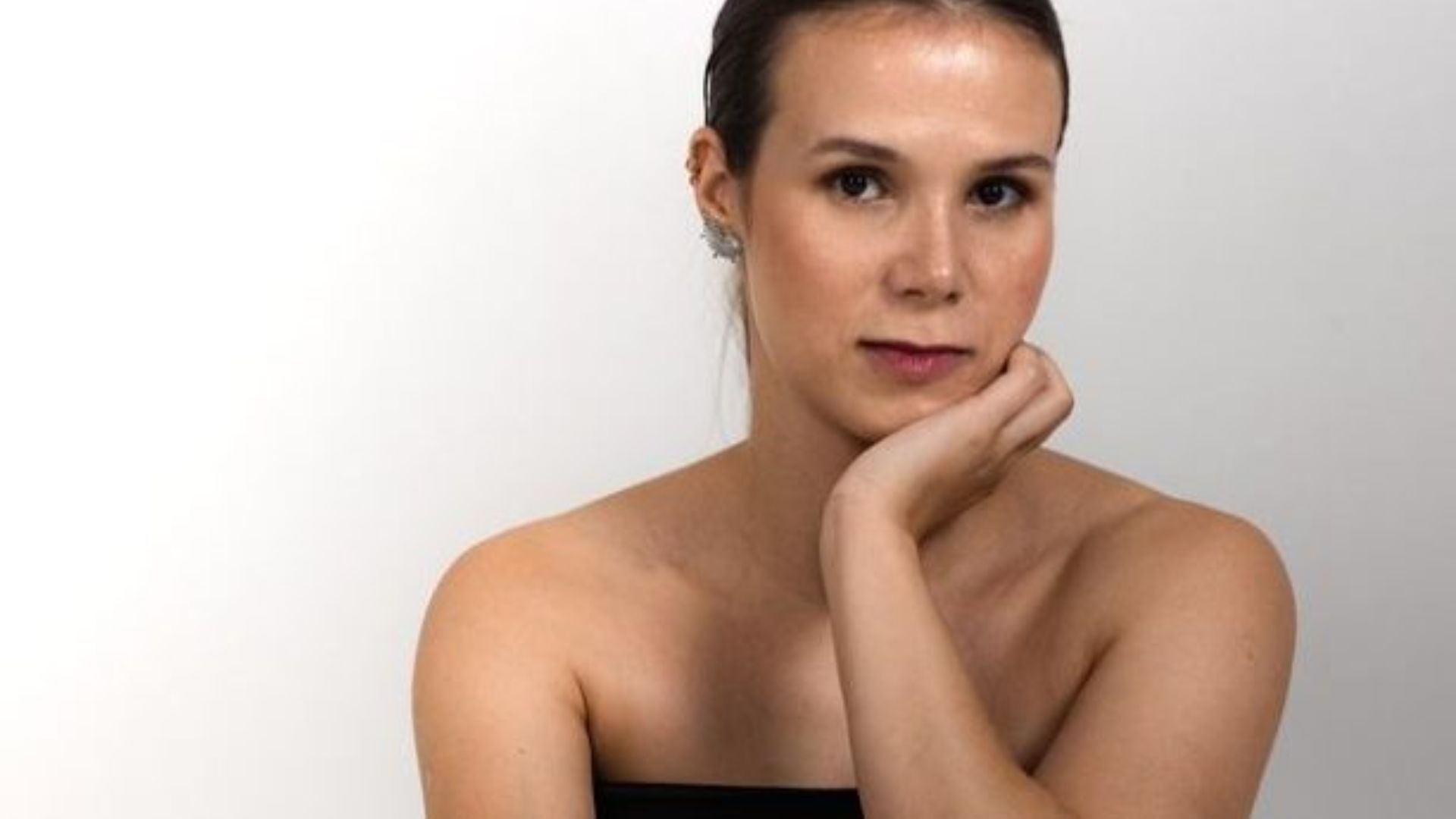 Saiba quanto Jeniffer Castro, a mulher do avião, está faturando com a fama
