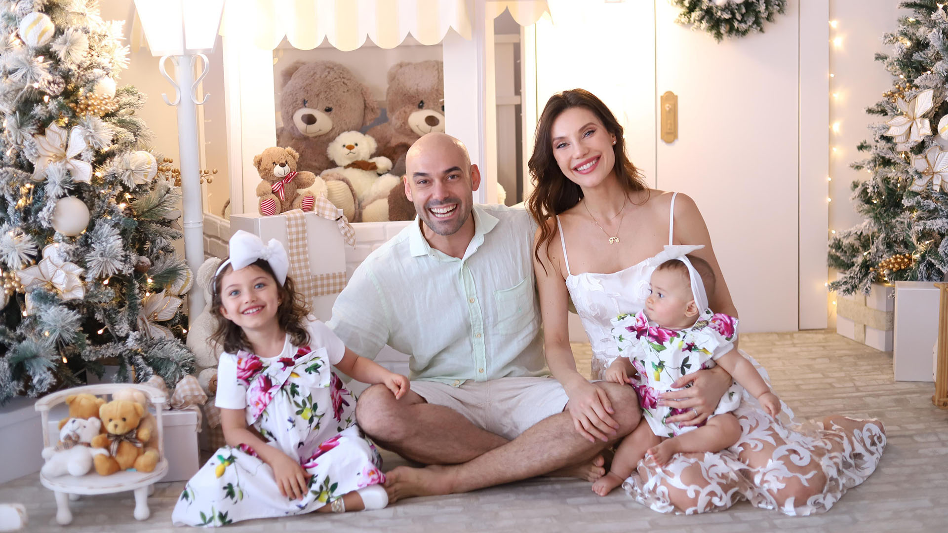 Júlia Pereira faz ensaio de Natal com a família: ‘Vamos celebrar 3 vezes’