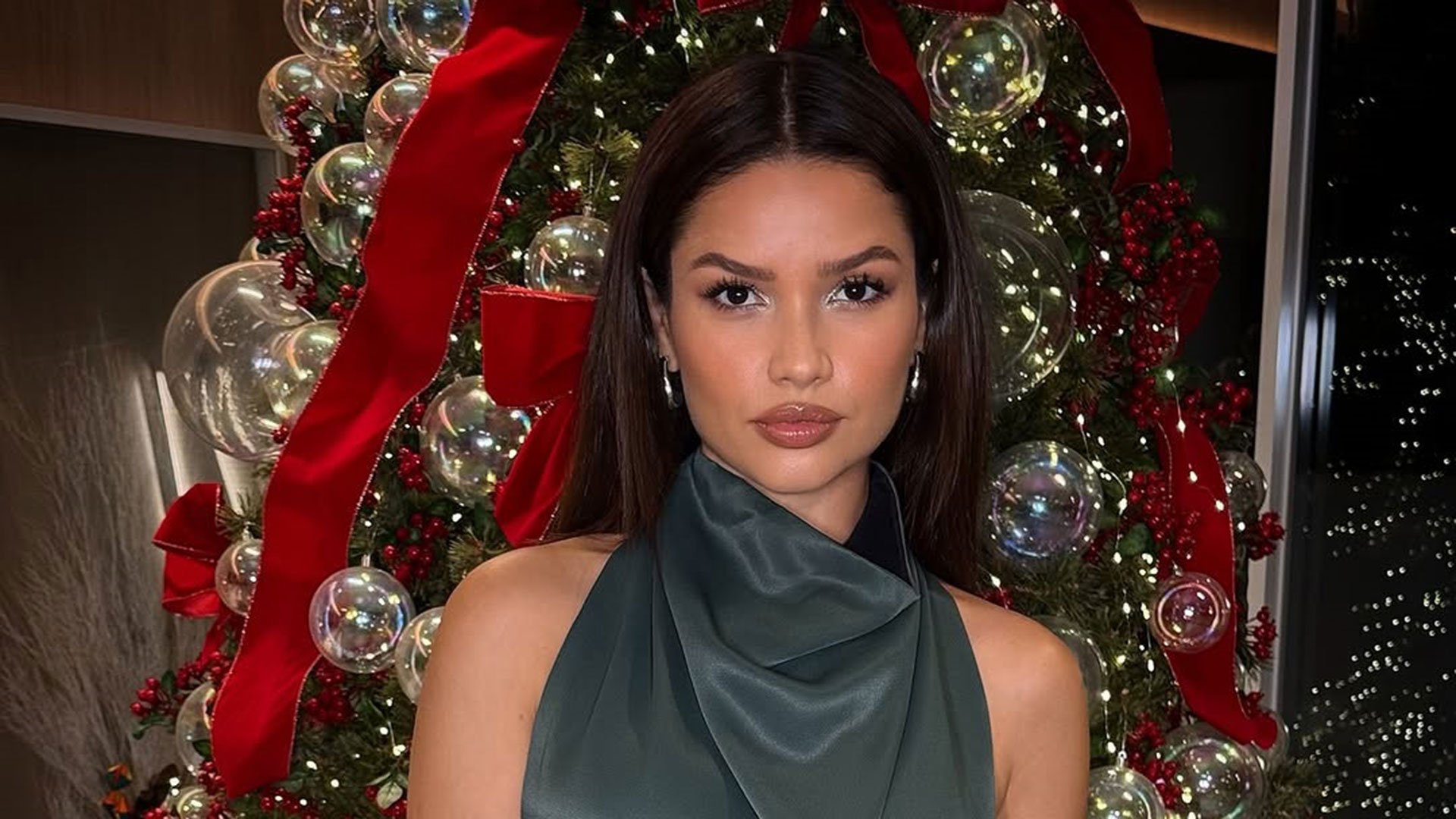 Juliette comenta sobre superstição de usar verde no Natal