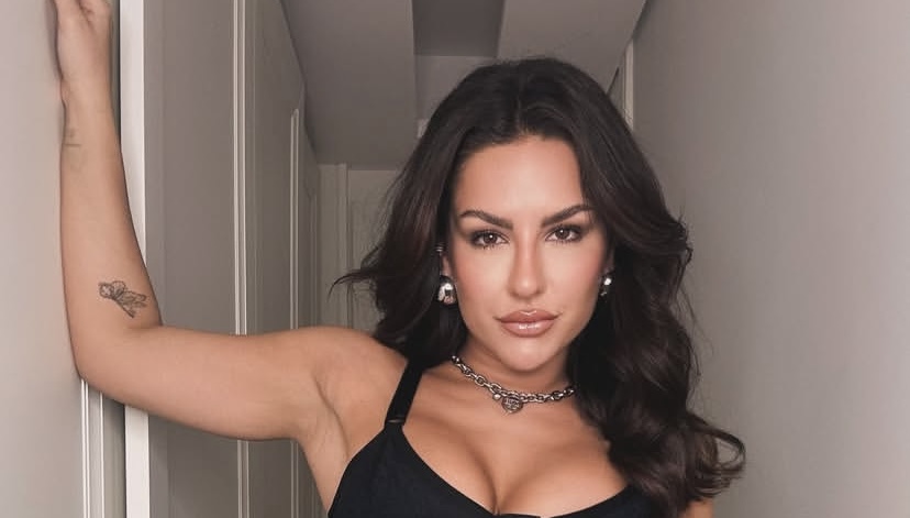 Kéfera recebe proposta inusitada para meias usadas na academia: ‘Já pensou em vender?’