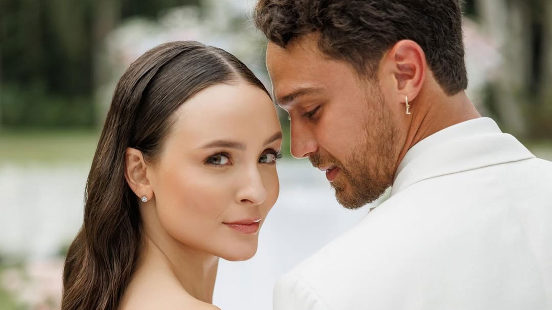 Larissa Manoela mostra novas fotos do casamento com André Luiz Frambach