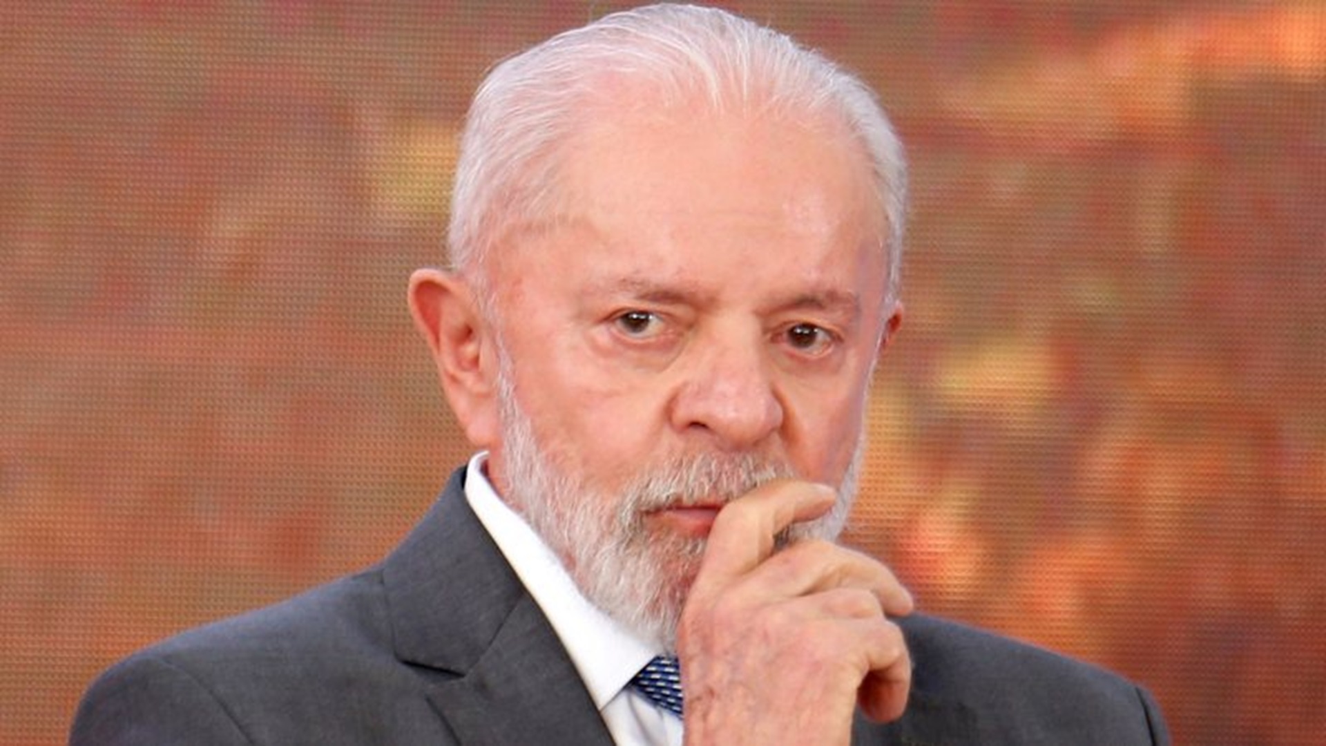 Presidente Lula retorna ao hospital para realizar novos exames após cirurgia