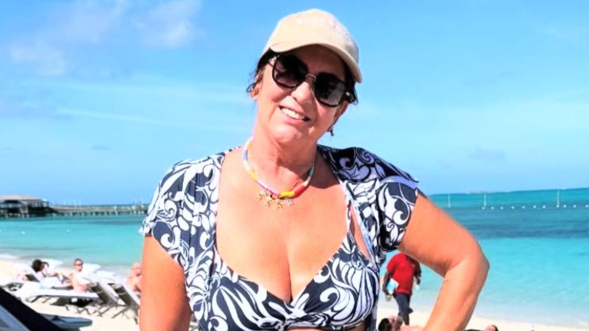 Mãe de Virginia, Margareth Serrão arranca elogios com novas fotos de viagem nas Bahamas